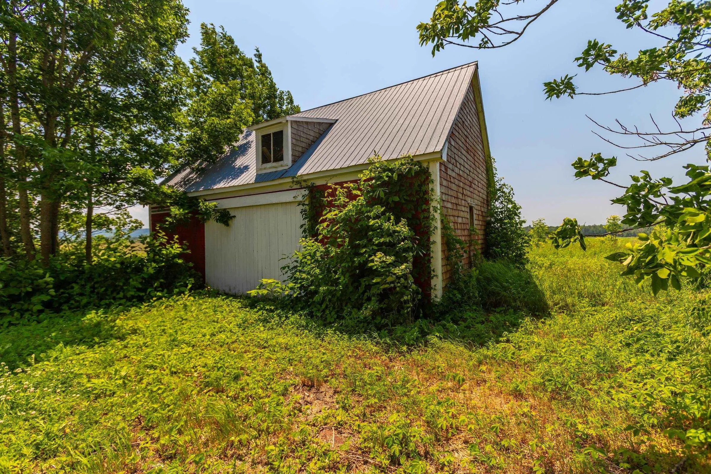 645 Leonard Road, Paradise Ns B0s 1r0, 5 Bedrooms Bedrooms, ,1 BathroomBathrooms,Residential,For Sale,Leonard,202502482