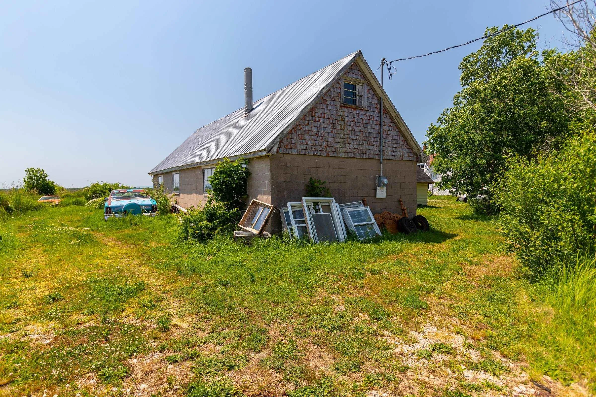 645 Leonard Road, Paradise Ns B0s 1r0, 5 Bedrooms Bedrooms, ,1 BathroomBathrooms,Residential,For Sale,Leonard,202502482