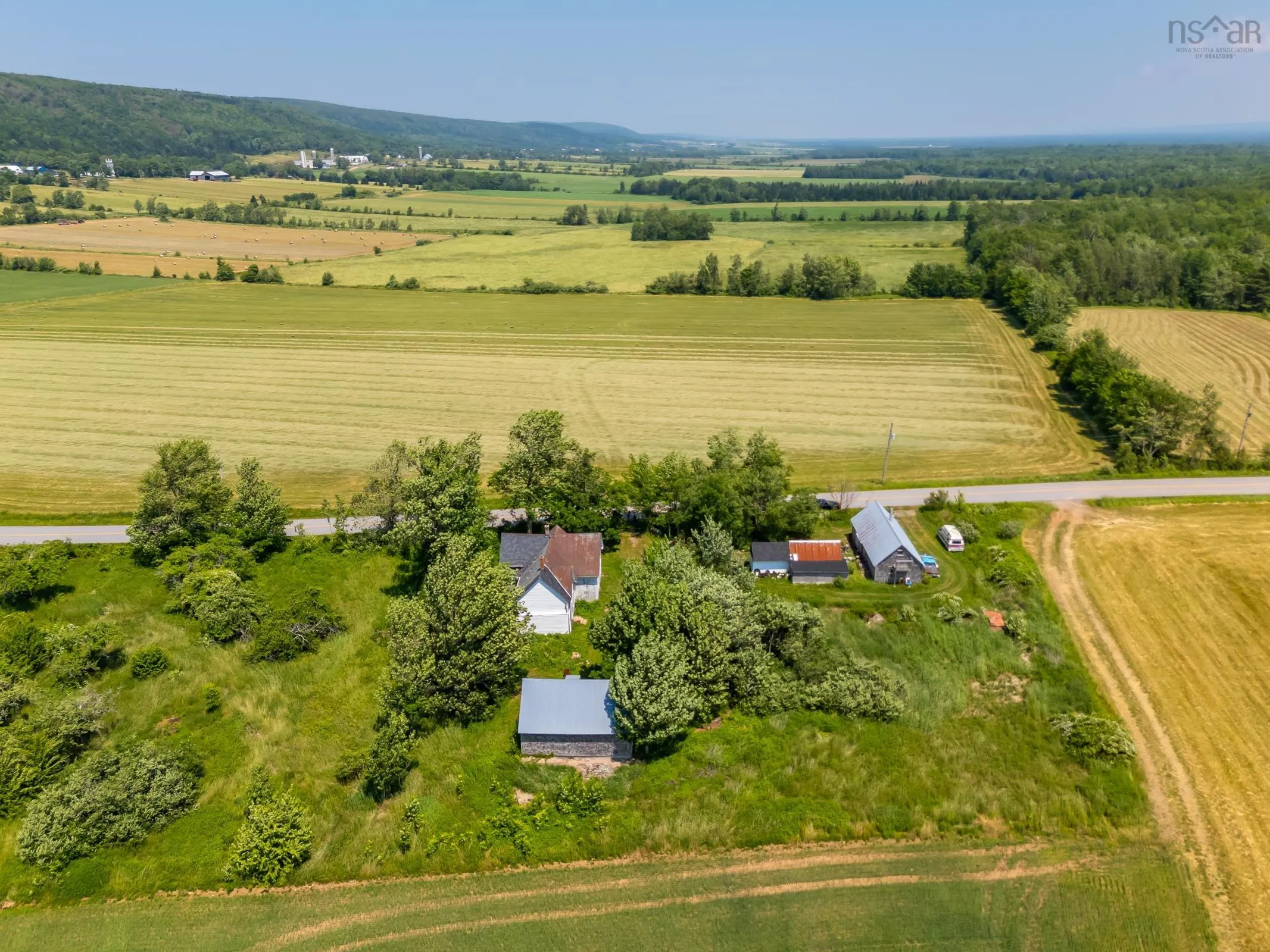 645 Leonard Road, Paradise Ns B0s 1r0, 5 Bedrooms Bedrooms, ,1 BathroomBathrooms,Residential,For Sale,Leonard,202502482