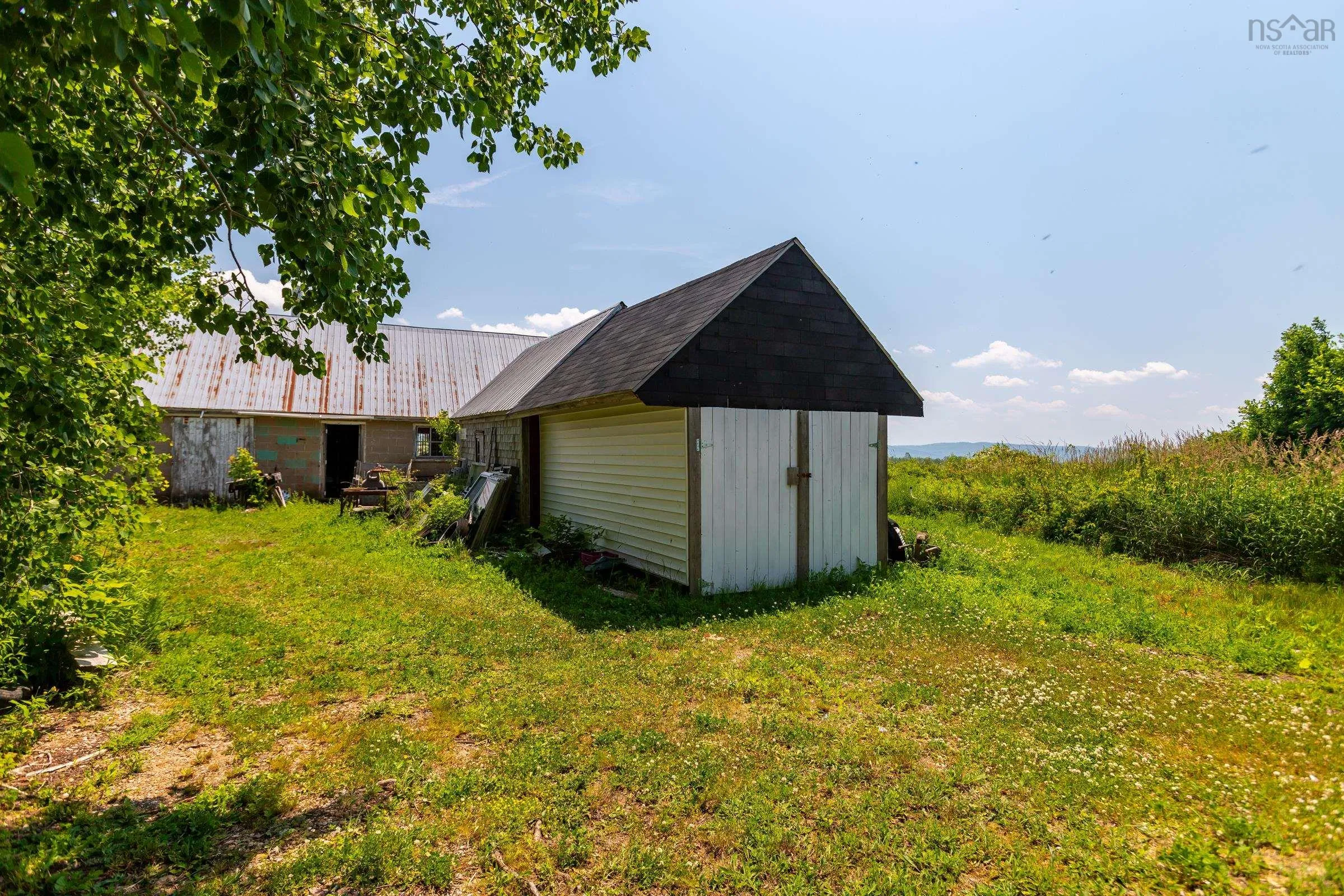 645 Leonard Road, Paradise Ns B0s 1r0, 5 Bedrooms Bedrooms, ,1 BathroomBathrooms,Residential,For Sale,Leonard,202502482