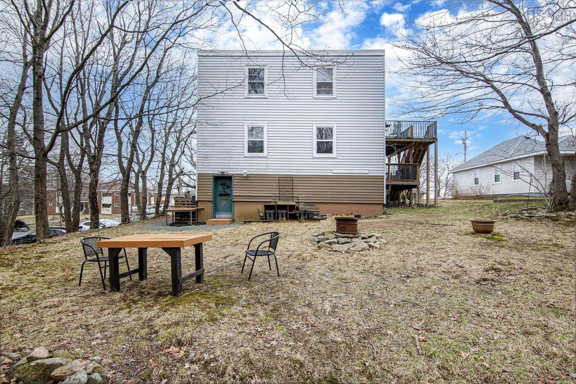 79 Jackson Road, Dartmouth Ns B3a 4a7, 10 Bedrooms Bedrooms, ,Residential Income,For Sale,Jackson,202508335