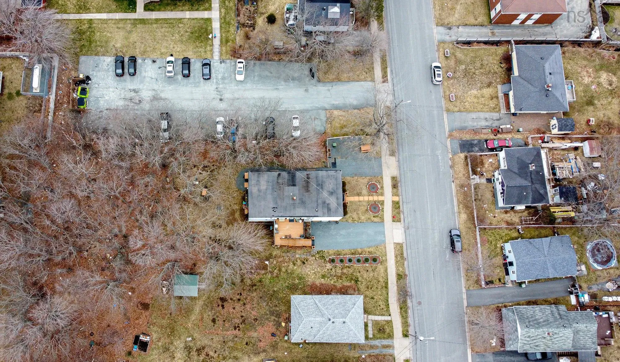 79 Jackson Road, Dartmouth Ns B3a 4a7, 10 Bedrooms Bedrooms, ,Residential Income,For Sale,Jackson,202508335