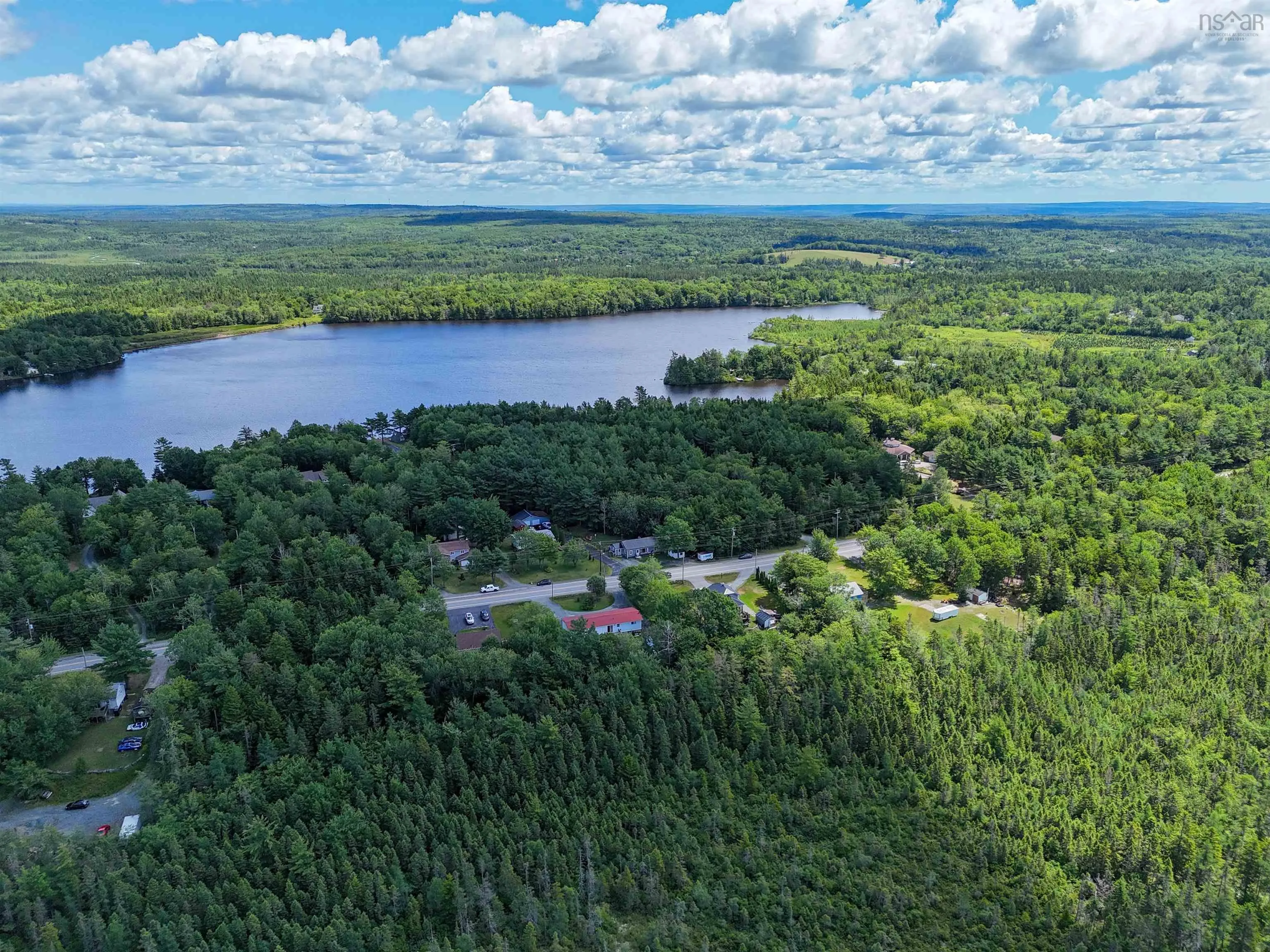 451 Highway 1, Mount Uniacke, NS B0N 1Z0, 3 Bedrooms Bedrooms, ,1 BathroomBathrooms,Residential,For Sale,Highway 1,202518746