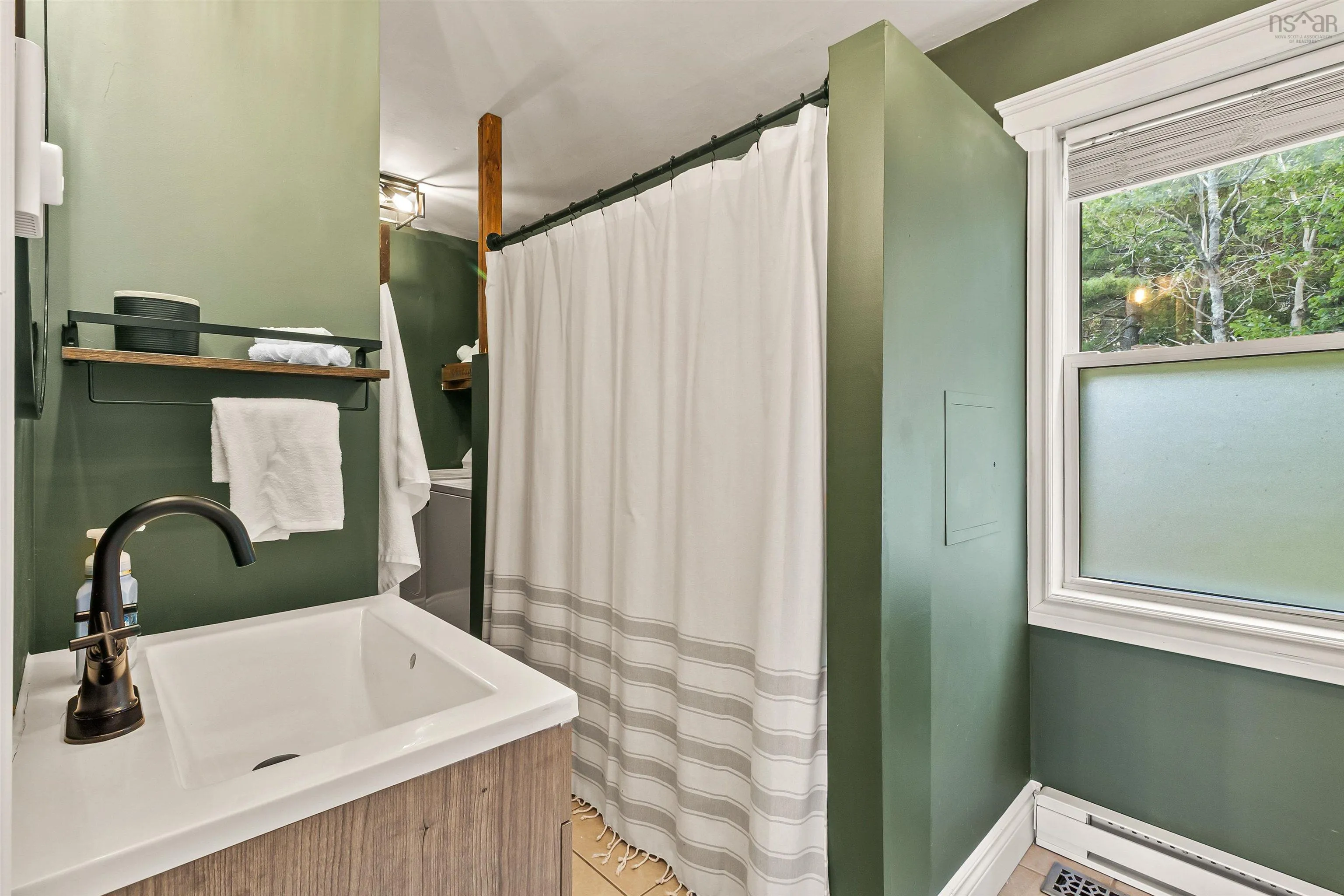 451 Highway 1, Mount Uniacke, NS B0N 1Z0, 3 Bedrooms Bedrooms, ,1 BathroomBathrooms,Residential,For Sale,Highway 1,202518746