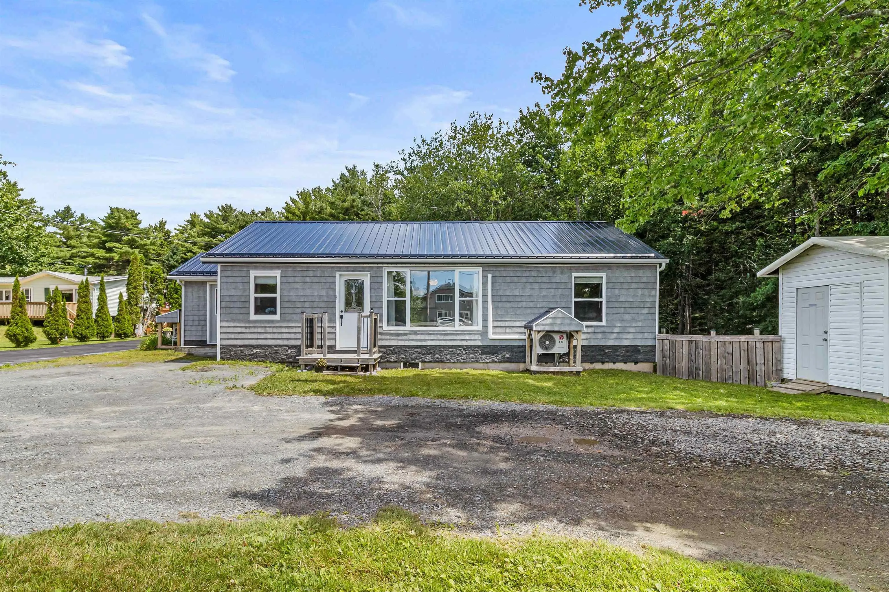 451 Highway 1, Mount Uniacke, NS B0N 1Z0, 3 Bedrooms Bedrooms, ,1 BathroomBathrooms,Residential,For Sale,Highway 1,202518746