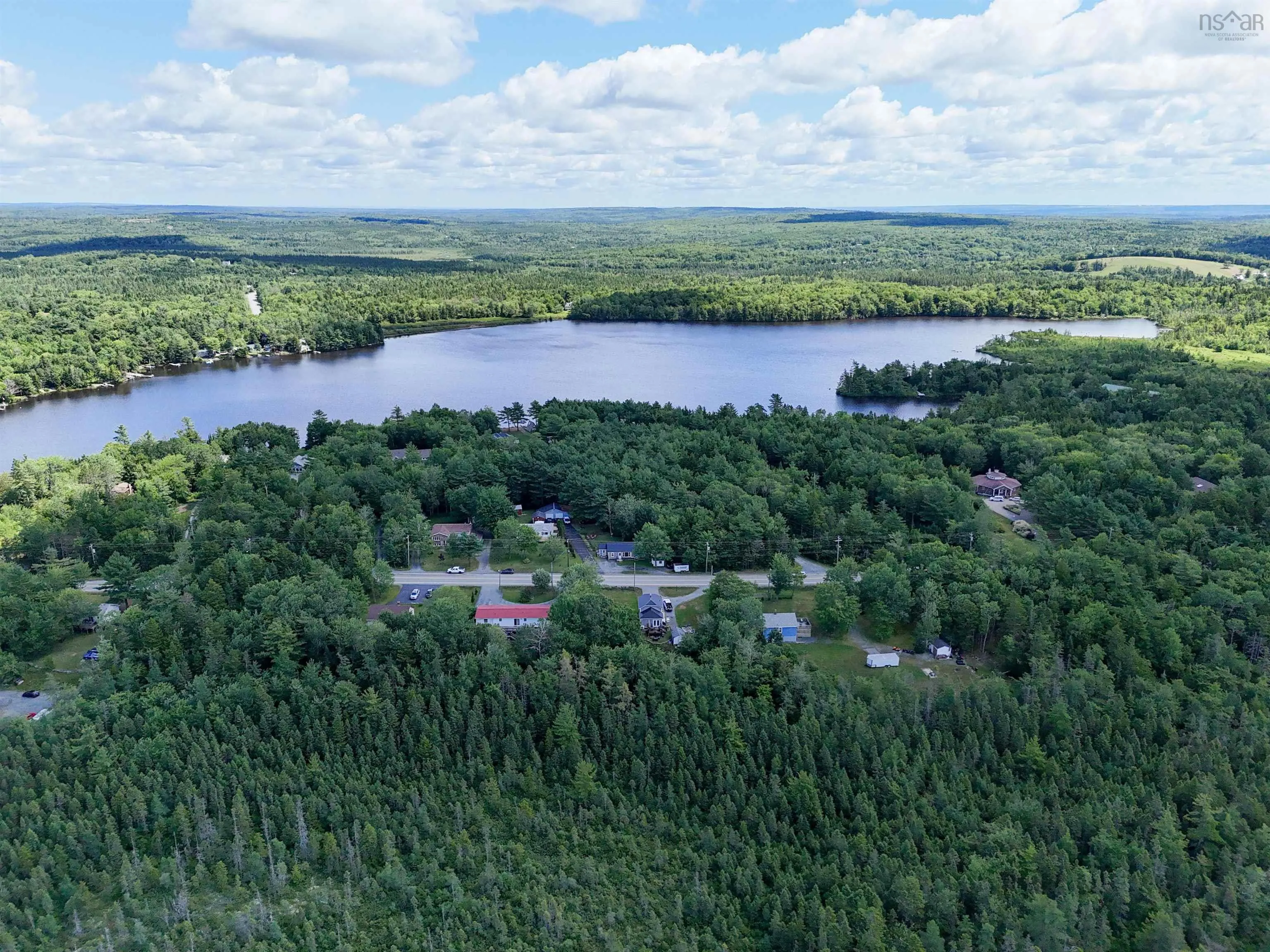 451 Highway 1, Mount Uniacke, NS B0N 1Z0, 3 Bedrooms Bedrooms, ,1 BathroomBathrooms,Residential,For Sale,Highway 1,202518746