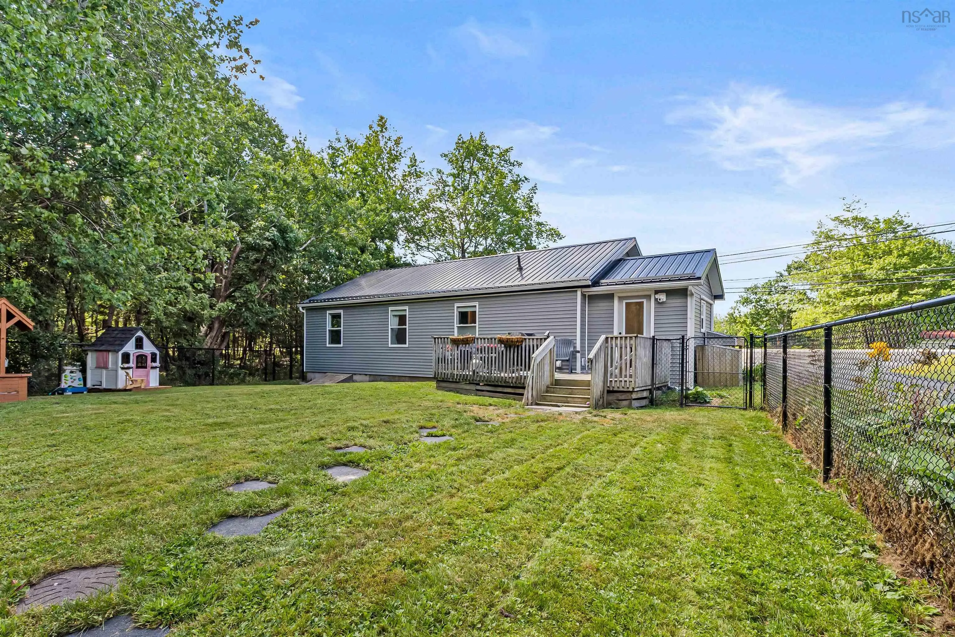 451 Highway 1, Mount Uniacke, NS B0N 1Z0, 3 Bedrooms Bedrooms, ,1 BathroomBathrooms,Residential,For Sale,Highway 1,202518746