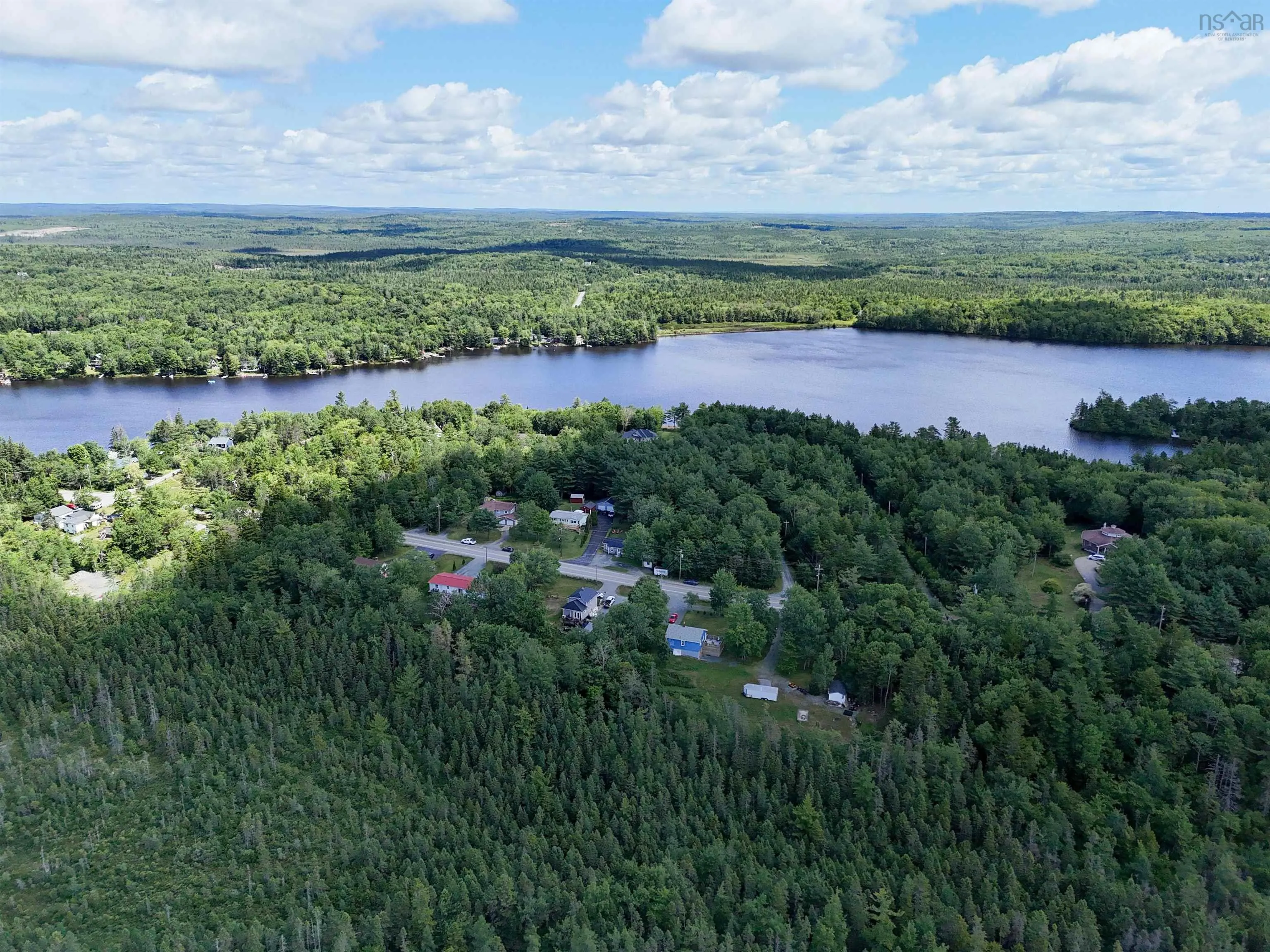 451 Highway 1, Mount Uniacke, NS B0N 1Z0, 3 Bedrooms Bedrooms, ,1 BathroomBathrooms,Residential,For Sale,Highway 1,202518746