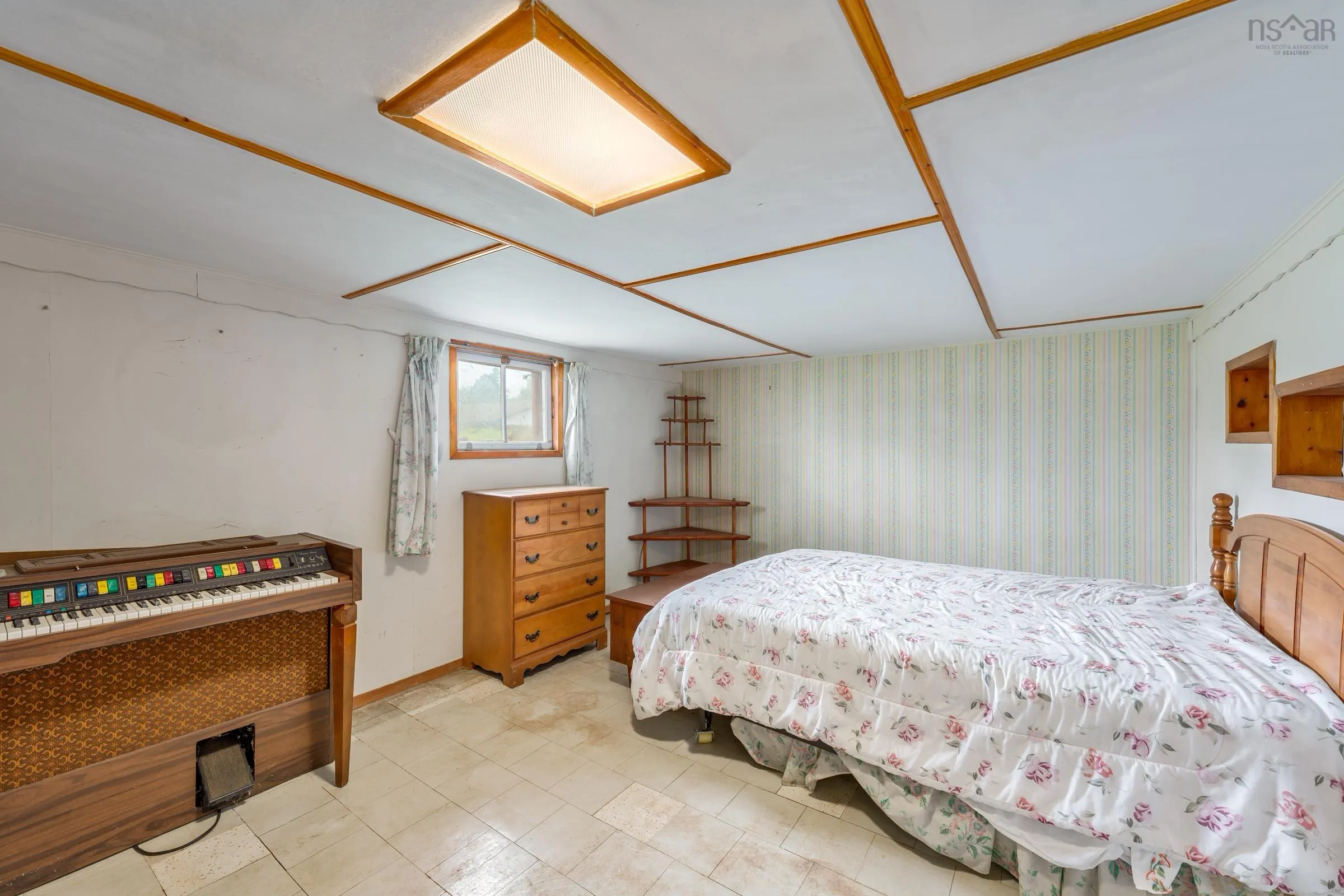 18 Shaw Avenue, Yarmouth, NS B5A 2T9, 4 Bedrooms Bedrooms, ,2 BathroomsBathrooms,Residential,For Sale,Shaw,202518398