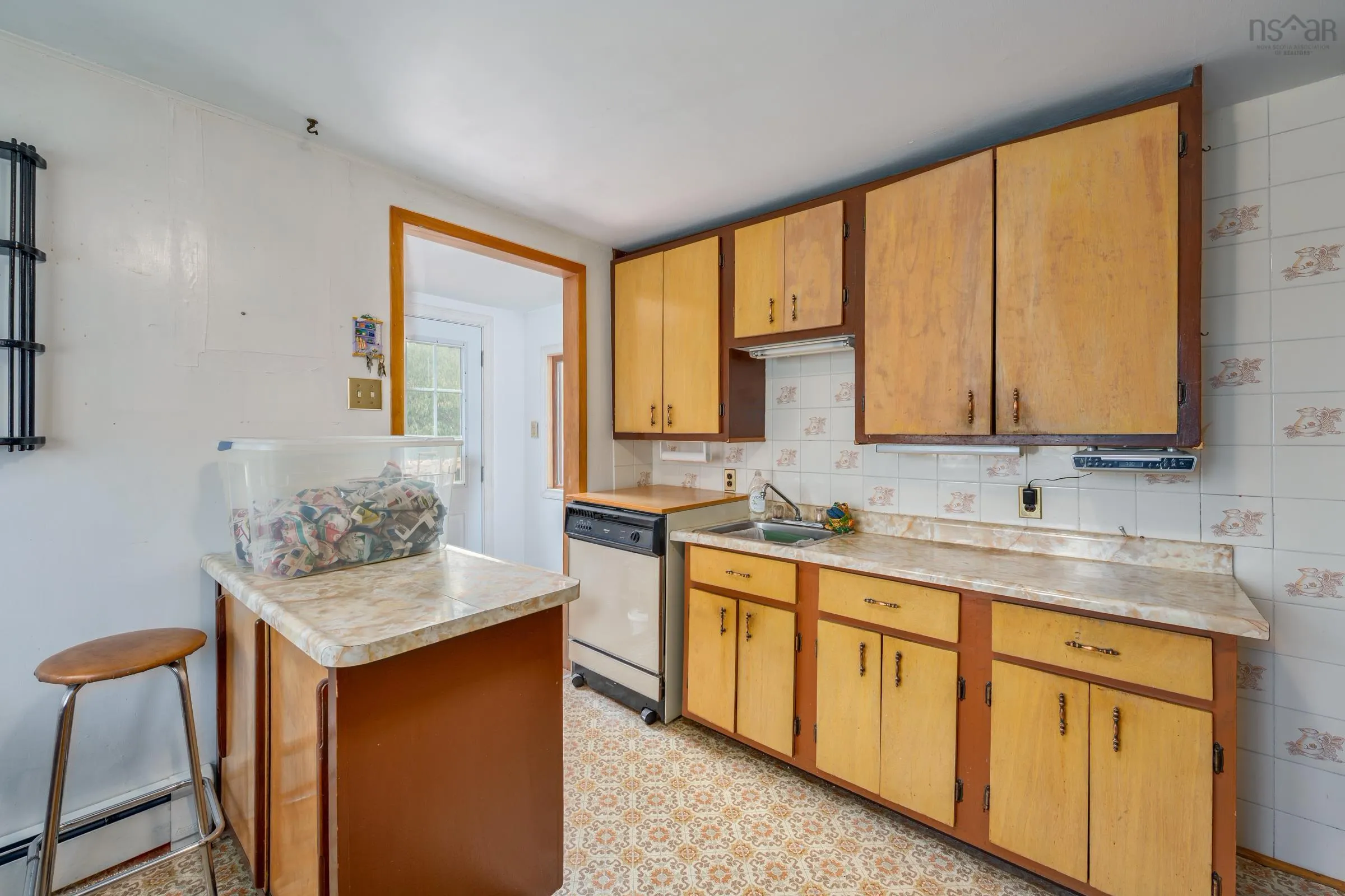 18 Shaw Avenue, Yarmouth, NS B5A 2T9, 4 Bedrooms Bedrooms, ,2 BathroomsBathrooms,Residential,For Sale,Shaw,202518398