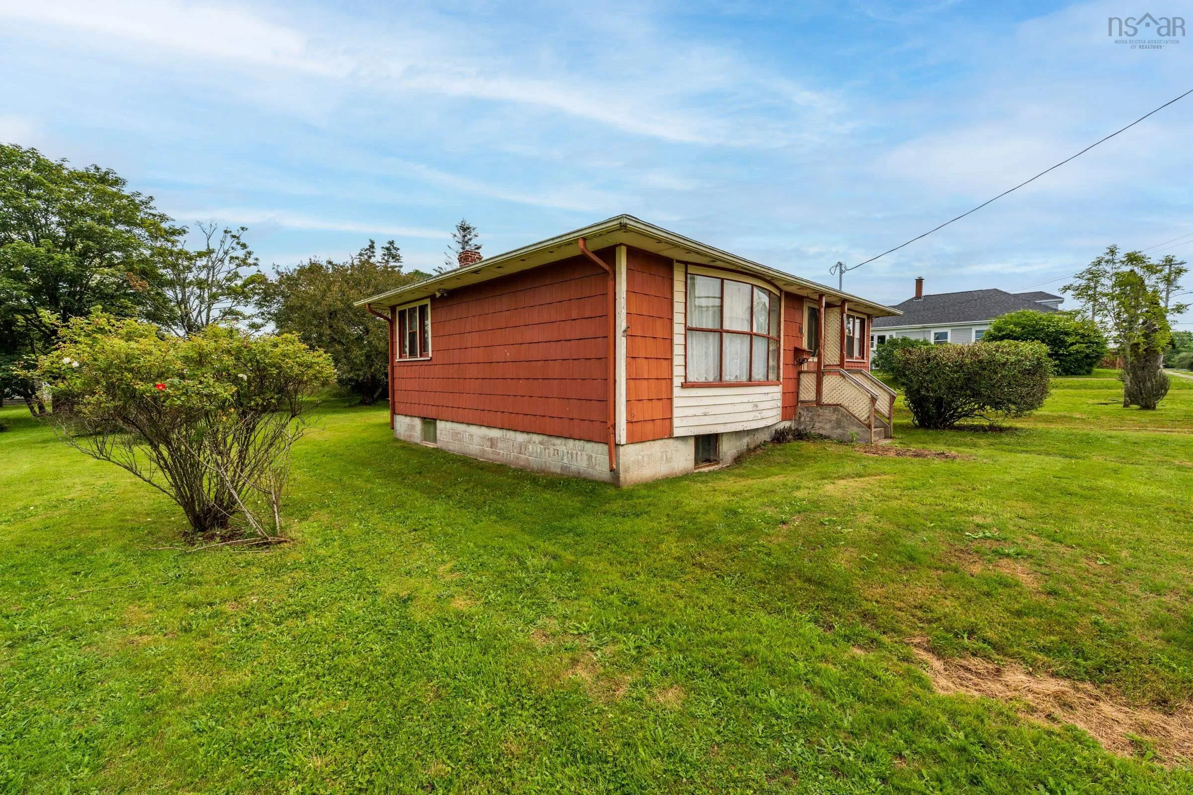 18 Shaw Avenue, Yarmouth, NS B5A 2T9, 4 Bedrooms Bedrooms, ,2 BathroomsBathrooms,Residential,For Sale,Shaw,202518398