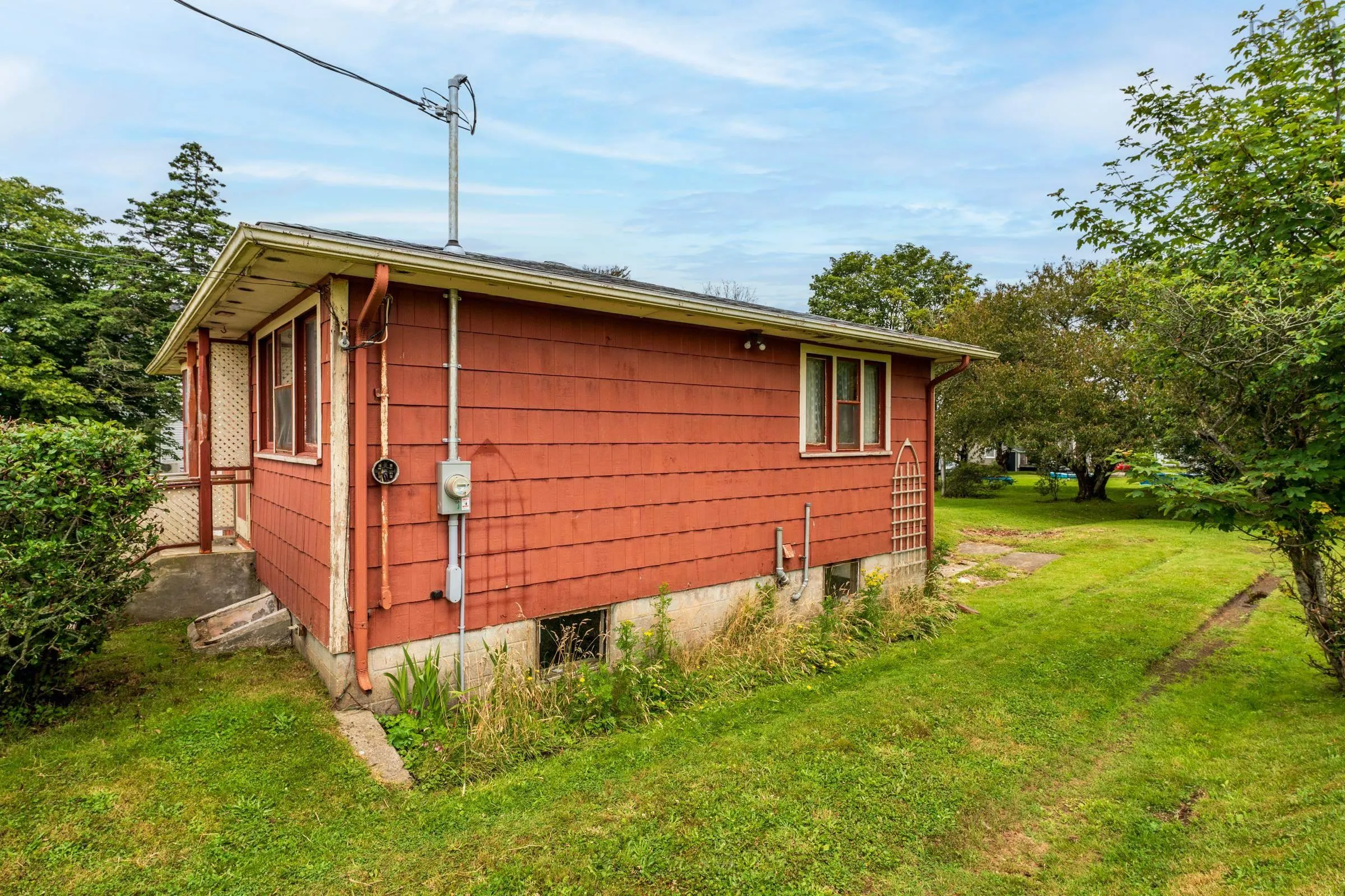 18 Shaw Avenue, Yarmouth, NS B5A 2T9, 4 Bedrooms Bedrooms, ,2 BathroomsBathrooms,Residential,For Sale,Shaw,202518398