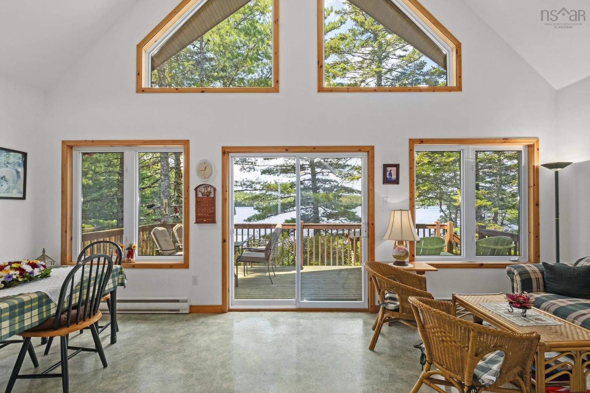 400 Lakefront Drive, Chelsea, NS B4V 7M9, 2 Bedrooms Bedrooms, ,1 BathroomBathrooms,Residential,For Sale,Lakefront,202519567