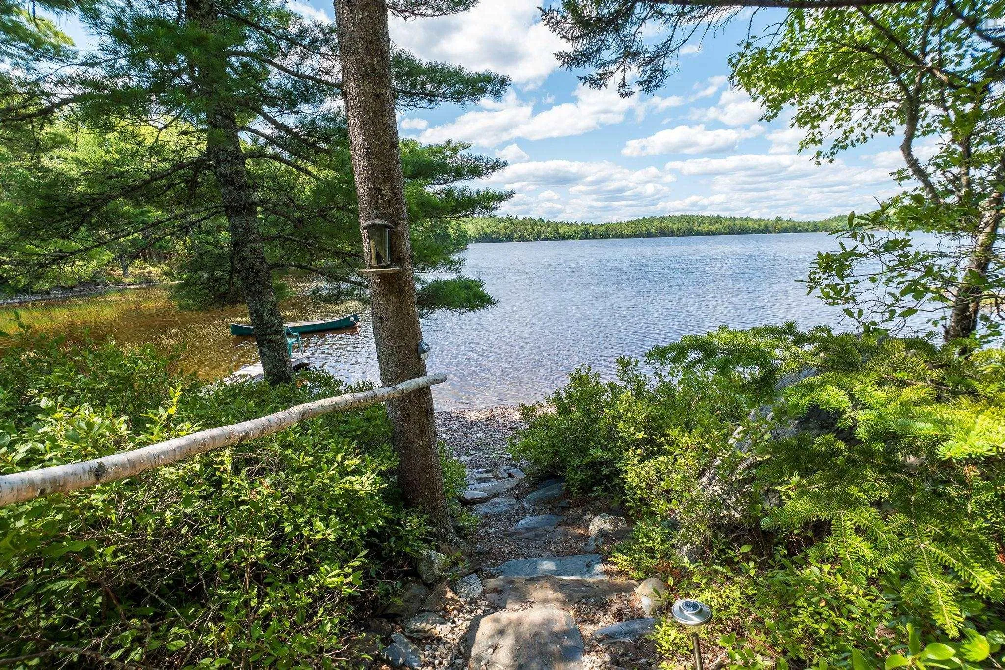 400 Lakefront Drive, Chelsea, NS B4V 7M9, 2 Bedrooms Bedrooms, ,1 BathroomBathrooms,Residential,For Sale,Lakefront,202519567