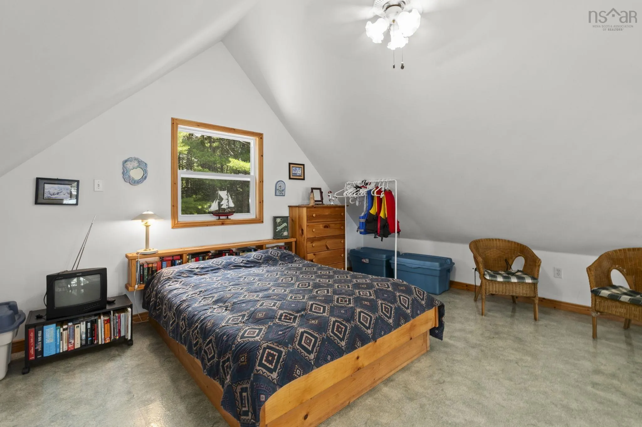 400 Lakefront Drive, Chelsea, NS B4V 7M9, 2 Bedrooms Bedrooms, ,1 BathroomBathrooms,Residential,For Sale,Lakefront,202519567