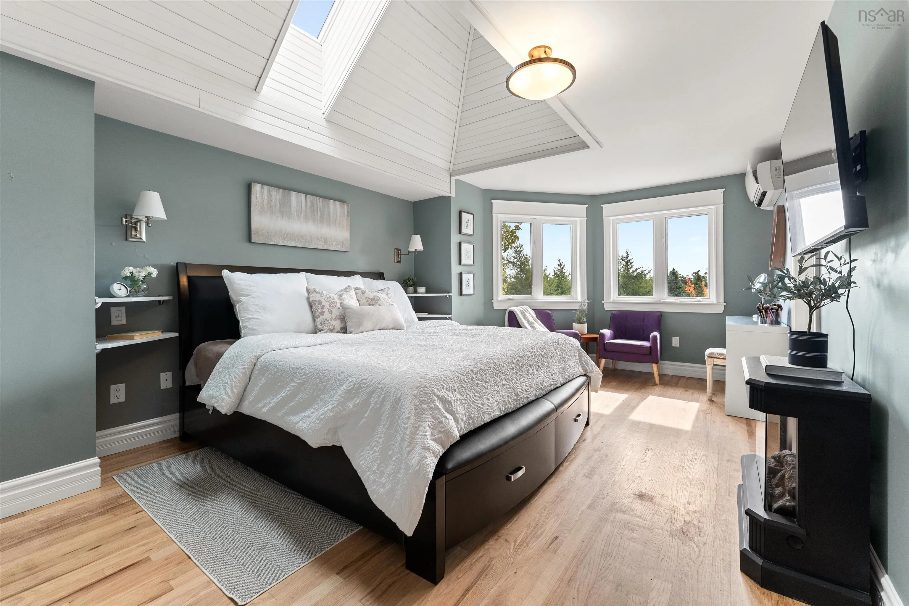 9 Bens Court, Brookside, NS B3T 1R3, 6 Bedrooms Bedrooms, ,6 BathroomsBathrooms,Residential,For Sale,Bens,202525600