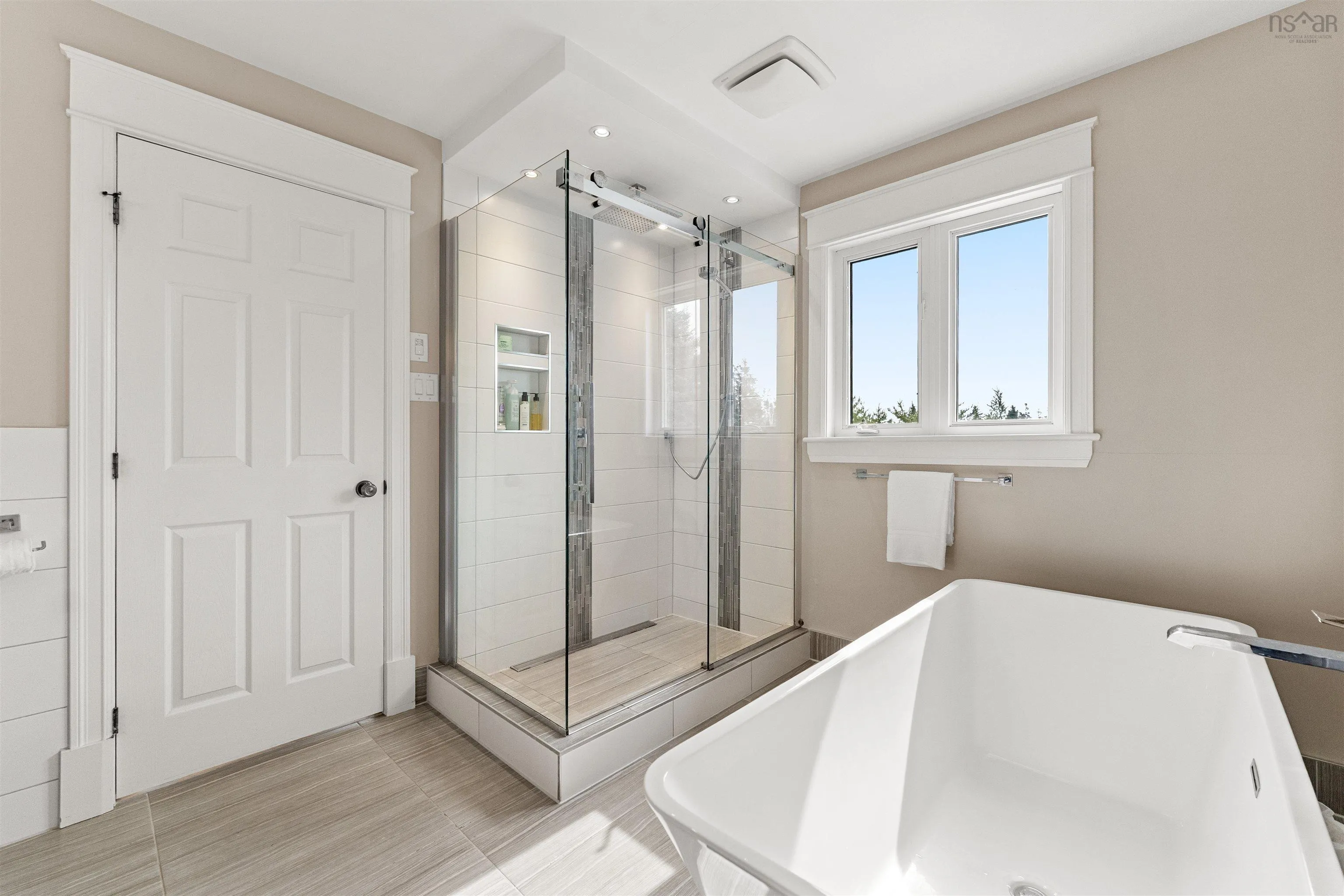9 Bens Court, Brookside, NS B3T 1R3, 6 Bedrooms Bedrooms, ,6 BathroomsBathrooms,Residential,For Sale,Bens,202525600