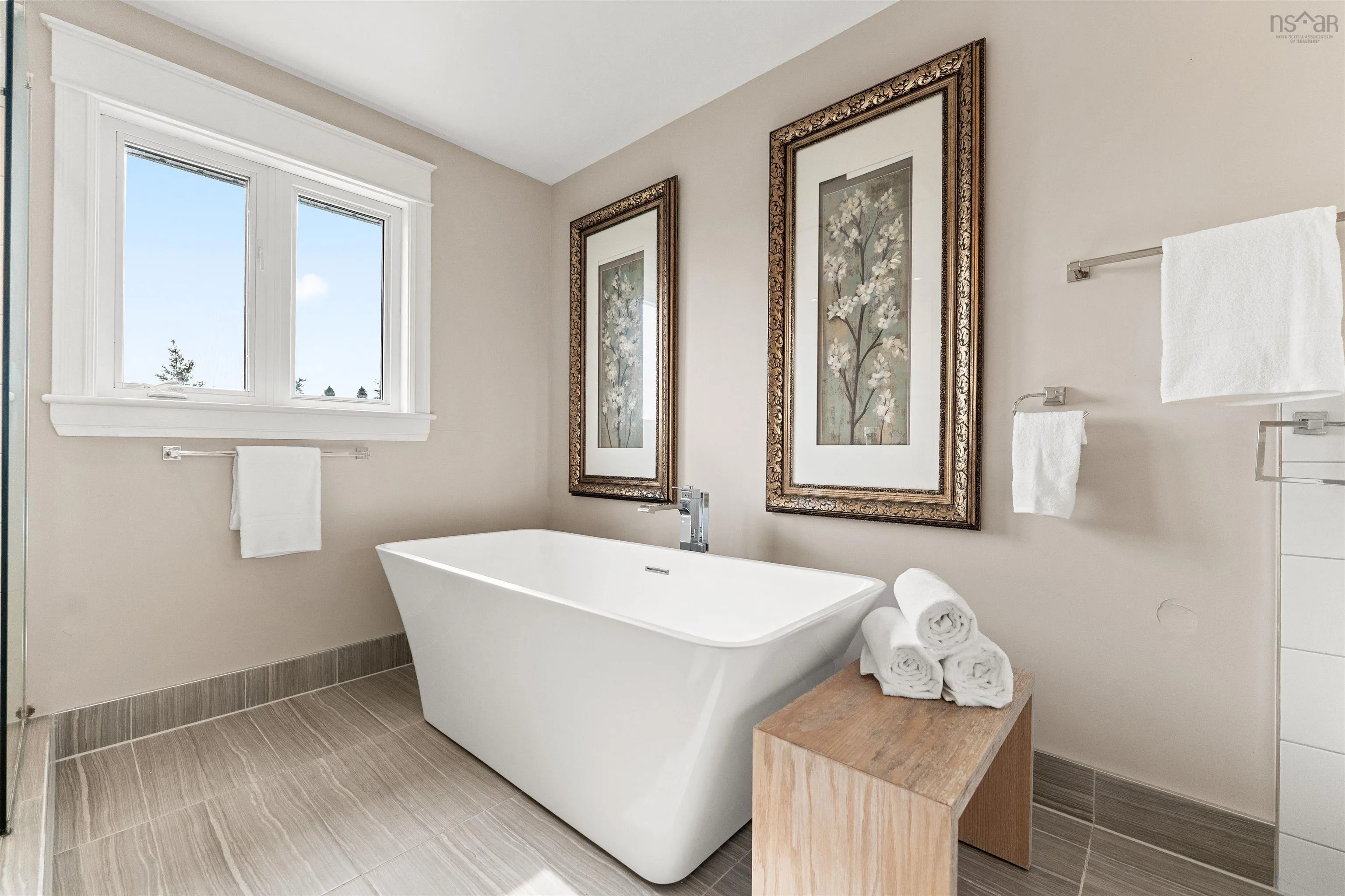 9 Bens Court, Brookside, NS B3T 1R3, 6 Bedrooms Bedrooms, ,6 BathroomsBathrooms,Residential,For Sale,Bens,202525600