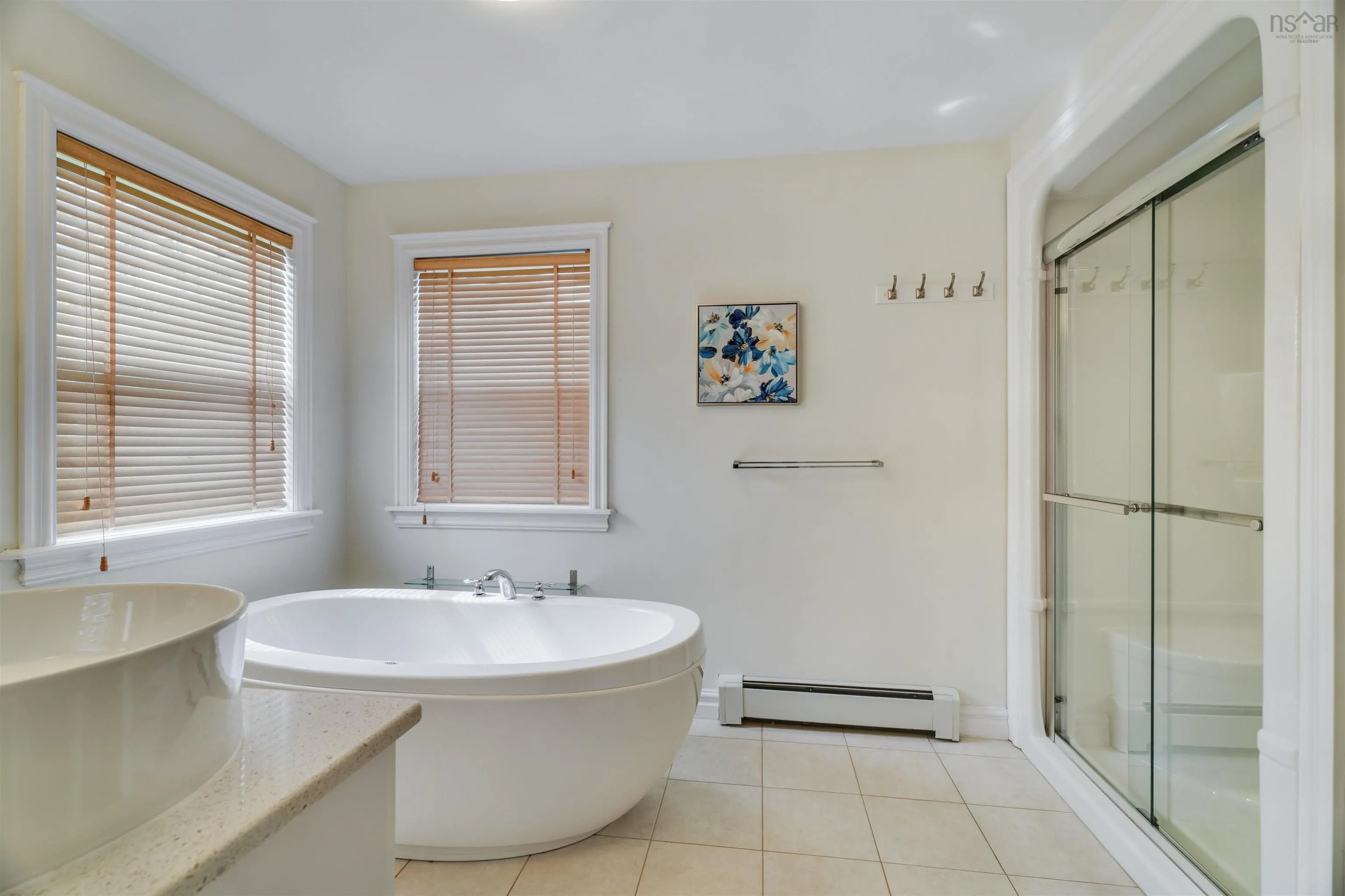 38 Lowther Lane, Bedford, NS B4B 0L6, 5 Bedrooms Bedrooms, ,4 BathroomsBathrooms,Residential,For Sale,Lowther,202522987