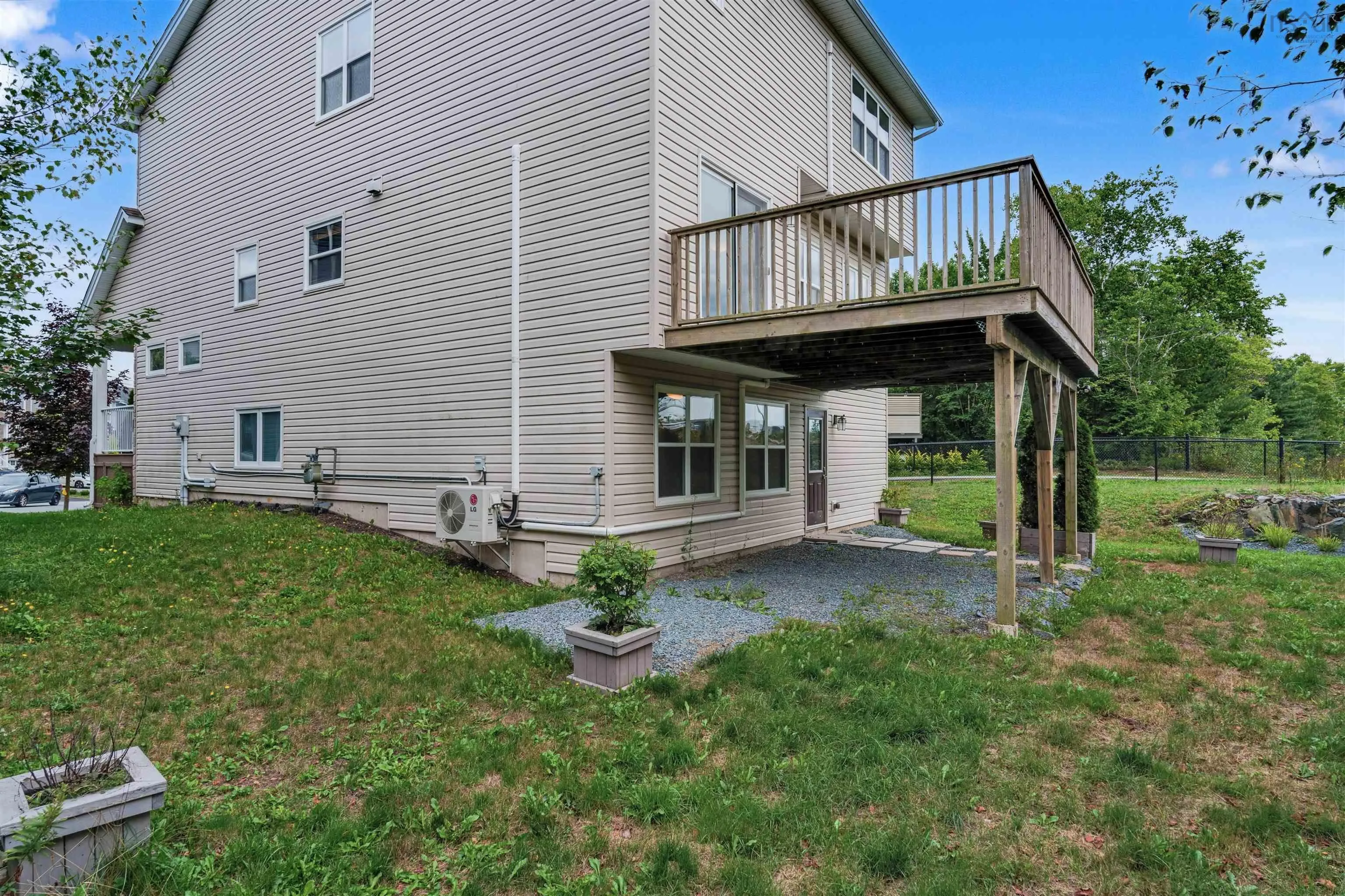 38 Lowther Lane, Bedford, NS B4B 0L6, 5 Bedrooms Bedrooms, ,4 BathroomsBathrooms,Residential,For Sale,Lowther,202522987