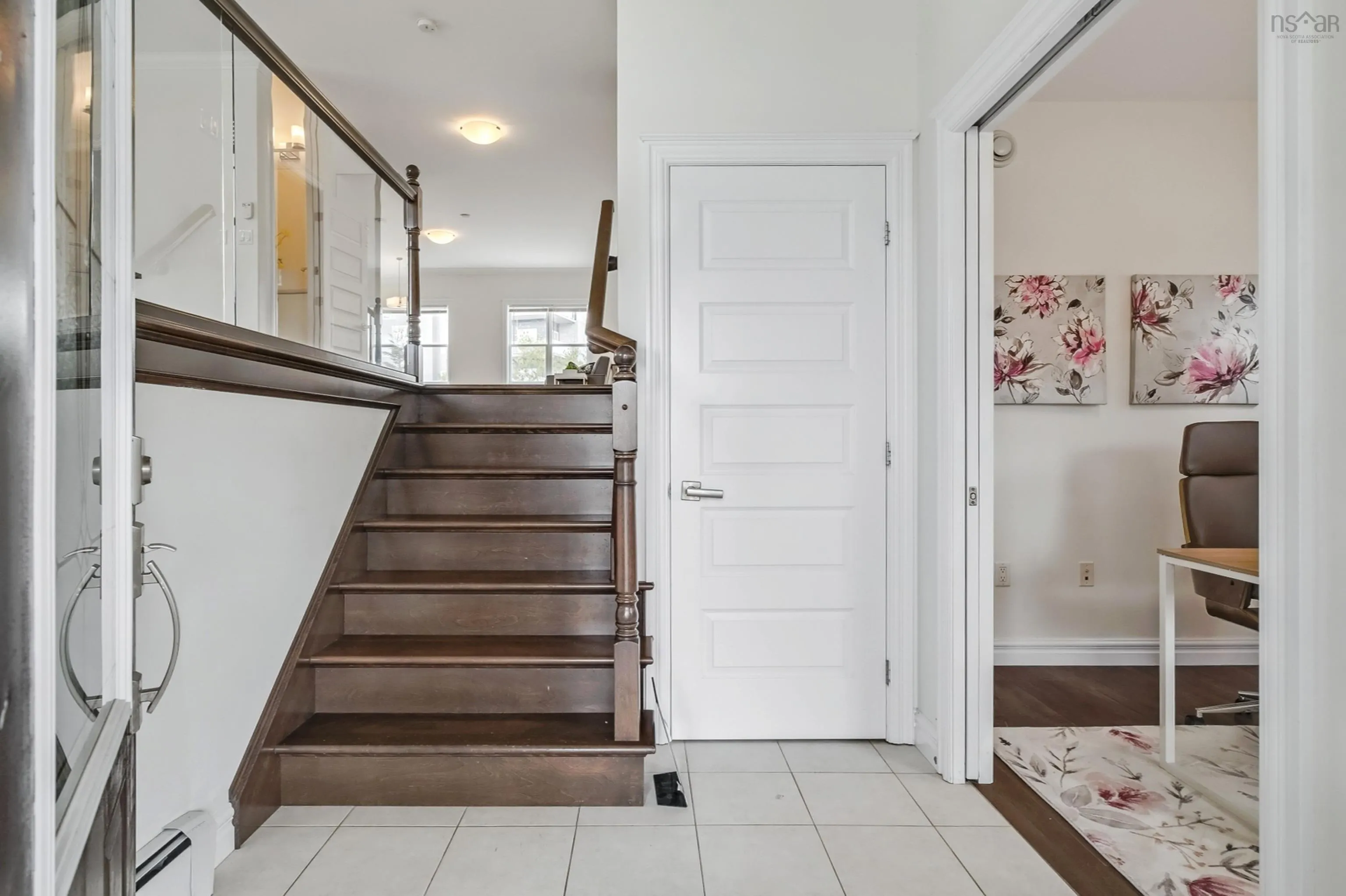 38 Lowther Lane, Bedford, NS B4B 0L6, 5 Bedrooms Bedrooms, ,4 BathroomsBathrooms,Residential,For Sale,Lowther,202522987