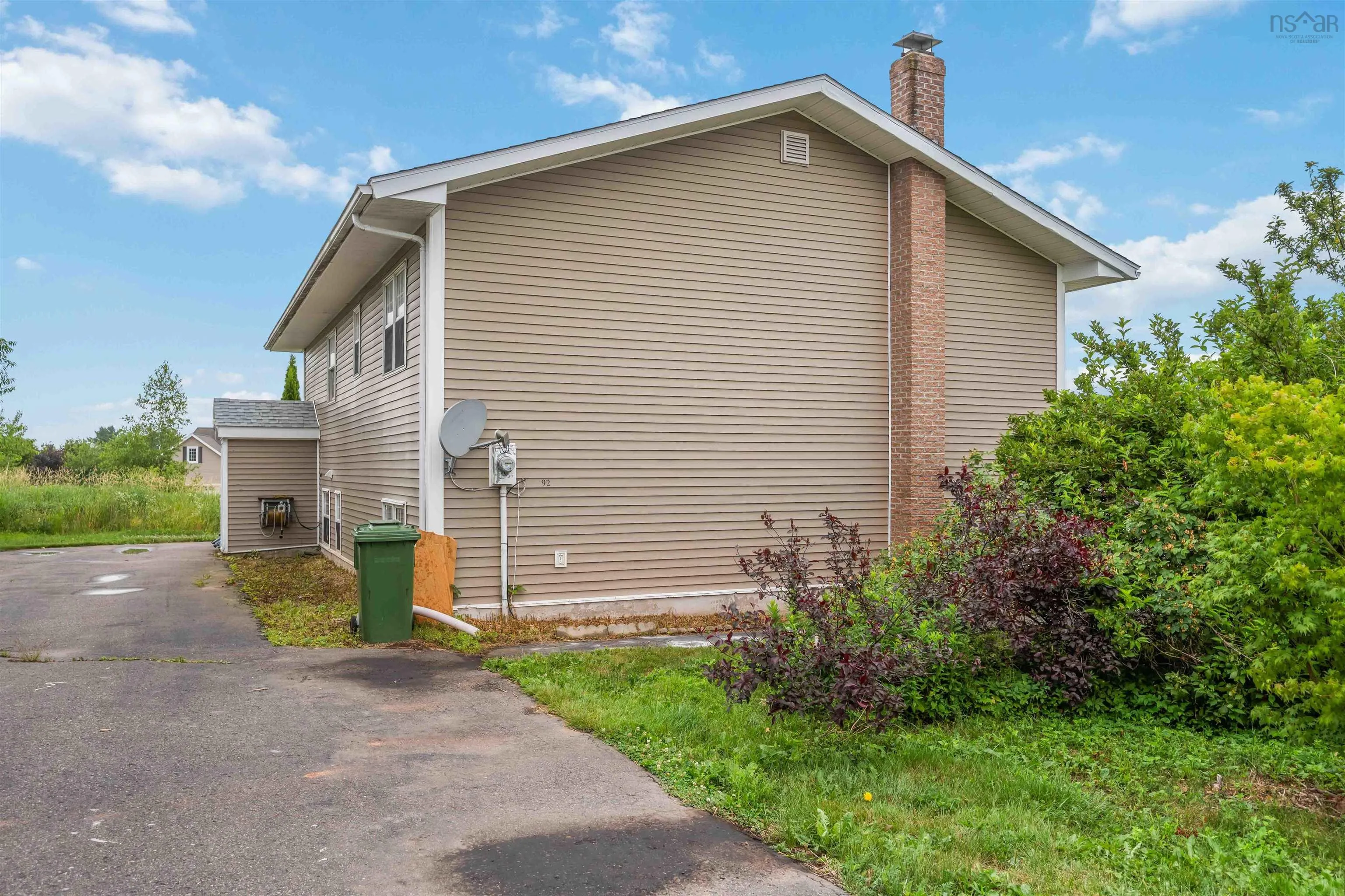92 Apple Tree Lane, Kentville, NS B4N 3Y6, 6 Bedrooms Bedrooms, ,2 BathroomsBathrooms,Residential,For Sale,Apple Tree,202517275