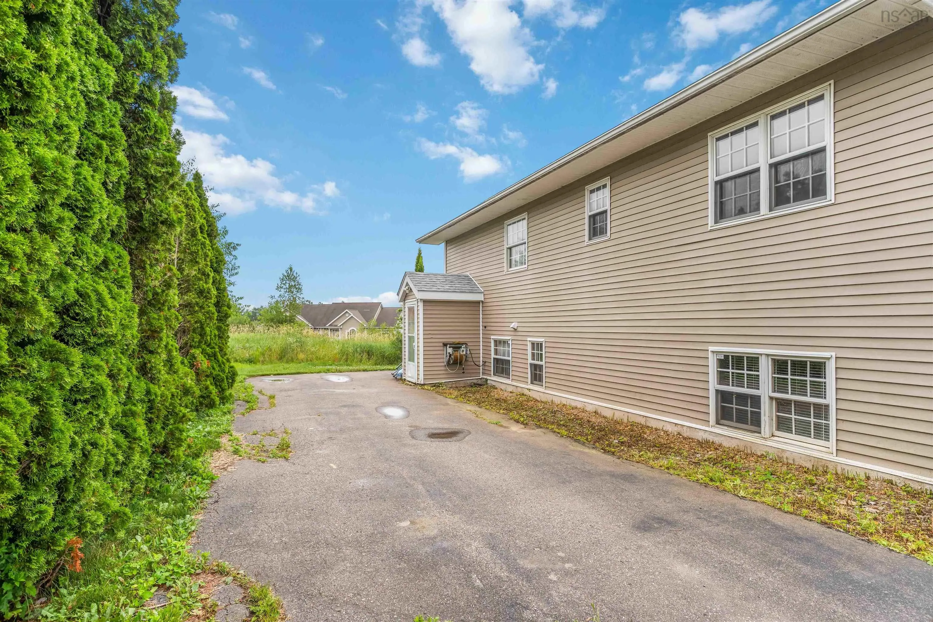 92 Apple Tree Lane, Kentville, NS B4N 3Y6, 6 Bedrooms Bedrooms, ,2 BathroomsBathrooms,Residential,For Sale,Apple Tree,202517275
