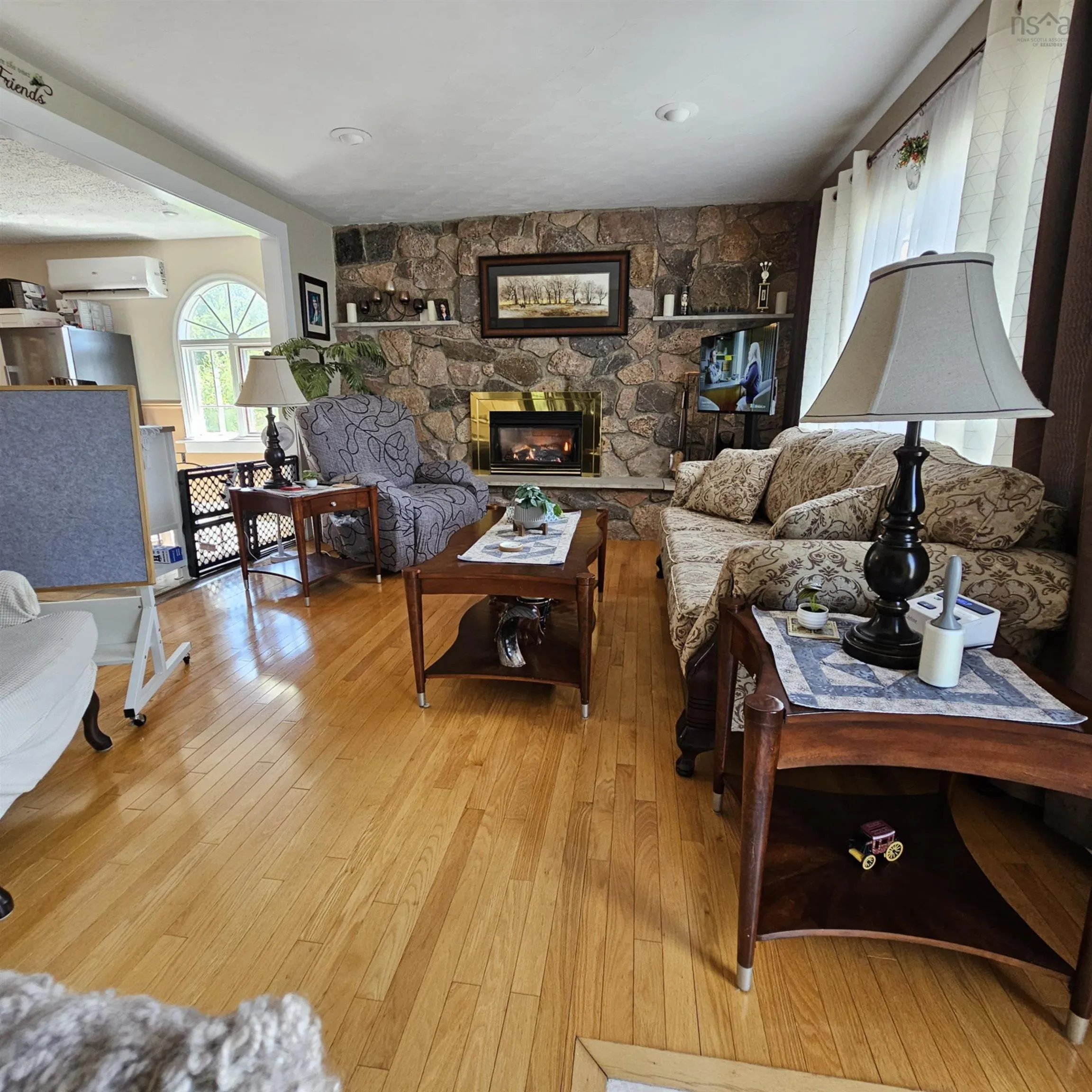 37 Stacey Avenue, North Sydney, NS B2A 3P3, 3 Bedrooms Bedrooms, ,2 BathroomsBathrooms,Residential,For Sale,Stacey,202520766