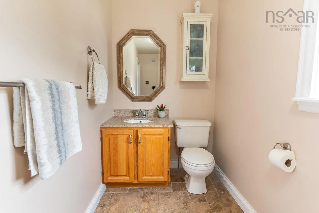 5 Sandy Point Road, Porters Lake, NS B3E 1M9, 4 Bedrooms Bedrooms, ,3 BathroomsBathrooms,Residential,For Sale,Sandy Point,202518405