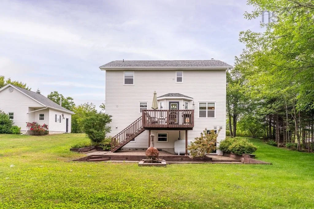 5 Sandy Point Road, Porters Lake, NS B3E 1M9, 4 Bedrooms Bedrooms, ,3 BathroomsBathrooms,Residential,For Sale,Sandy Point,202518405
