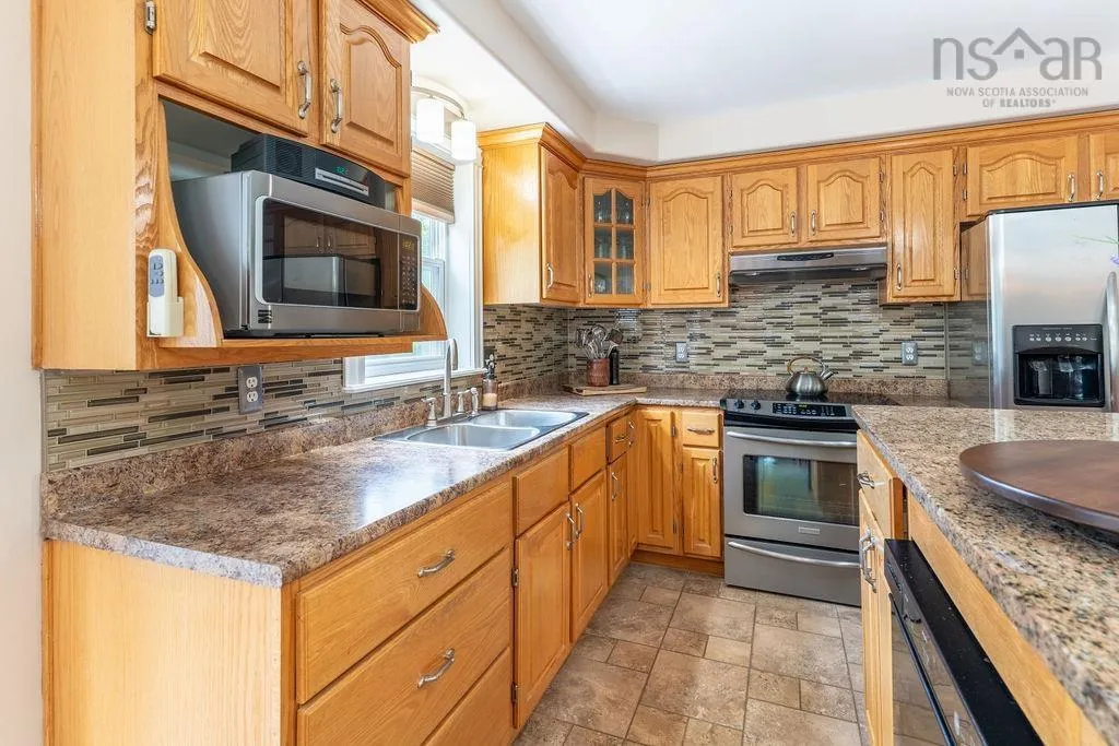 5 Sandy Point Road, Porters Lake, NS B3E 1M9, 4 Bedrooms Bedrooms, ,3 BathroomsBathrooms,Residential,For Sale,Sandy Point,202518405