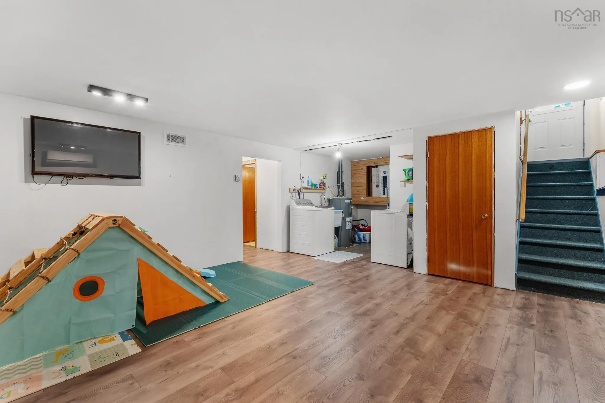 71 Cedar Crescent, Dartmouth, NS B2V 1Y8, 3 Bedrooms Bedrooms, ,3 BathroomsBathrooms,Residential,For Sale,Cedar,202520535