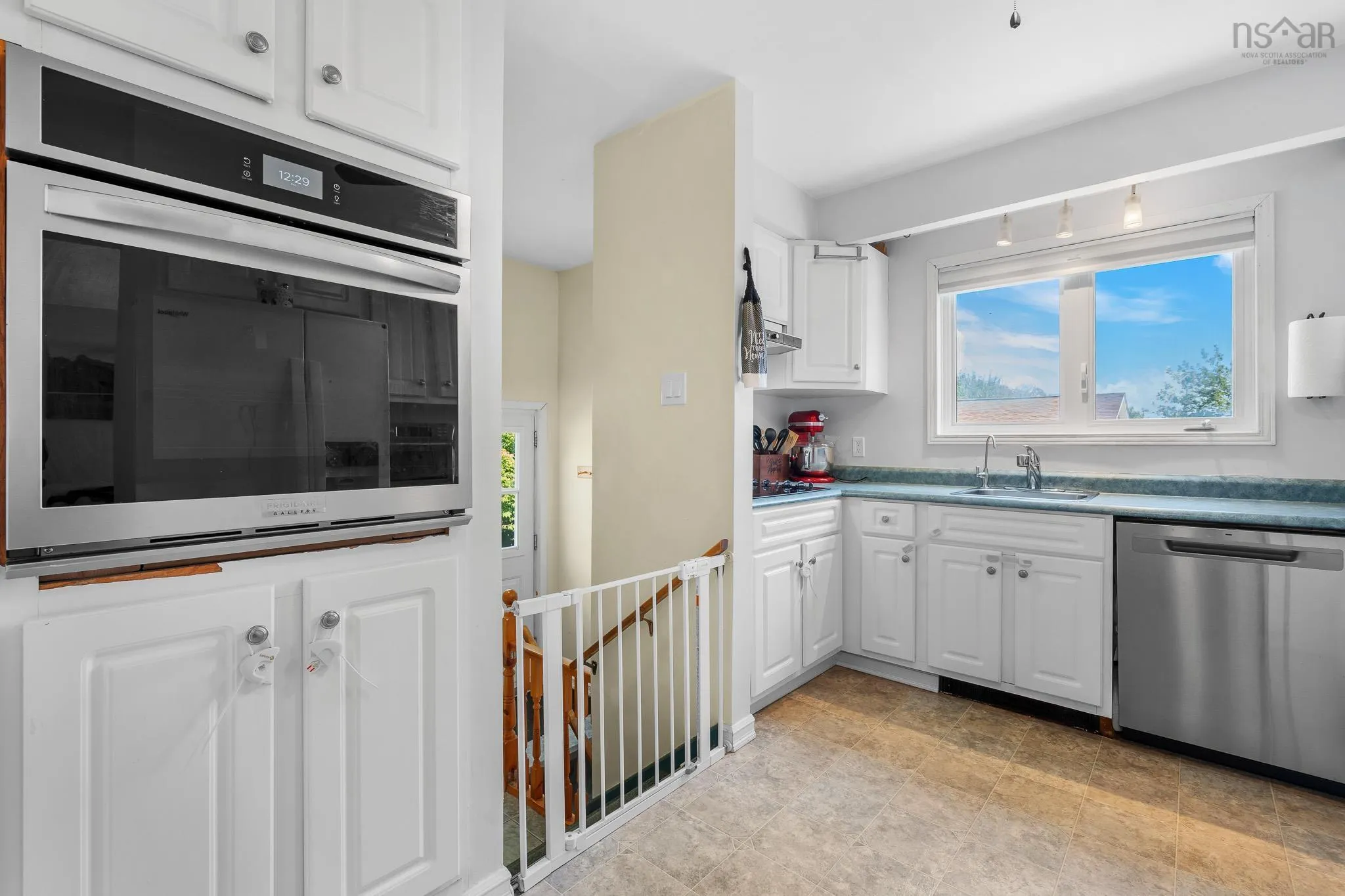71 Cedar Crescent, Dartmouth, NS B2V 1Y8, 3 Bedrooms Bedrooms, ,3 BathroomsBathrooms,Residential,For Sale,Cedar,202520535