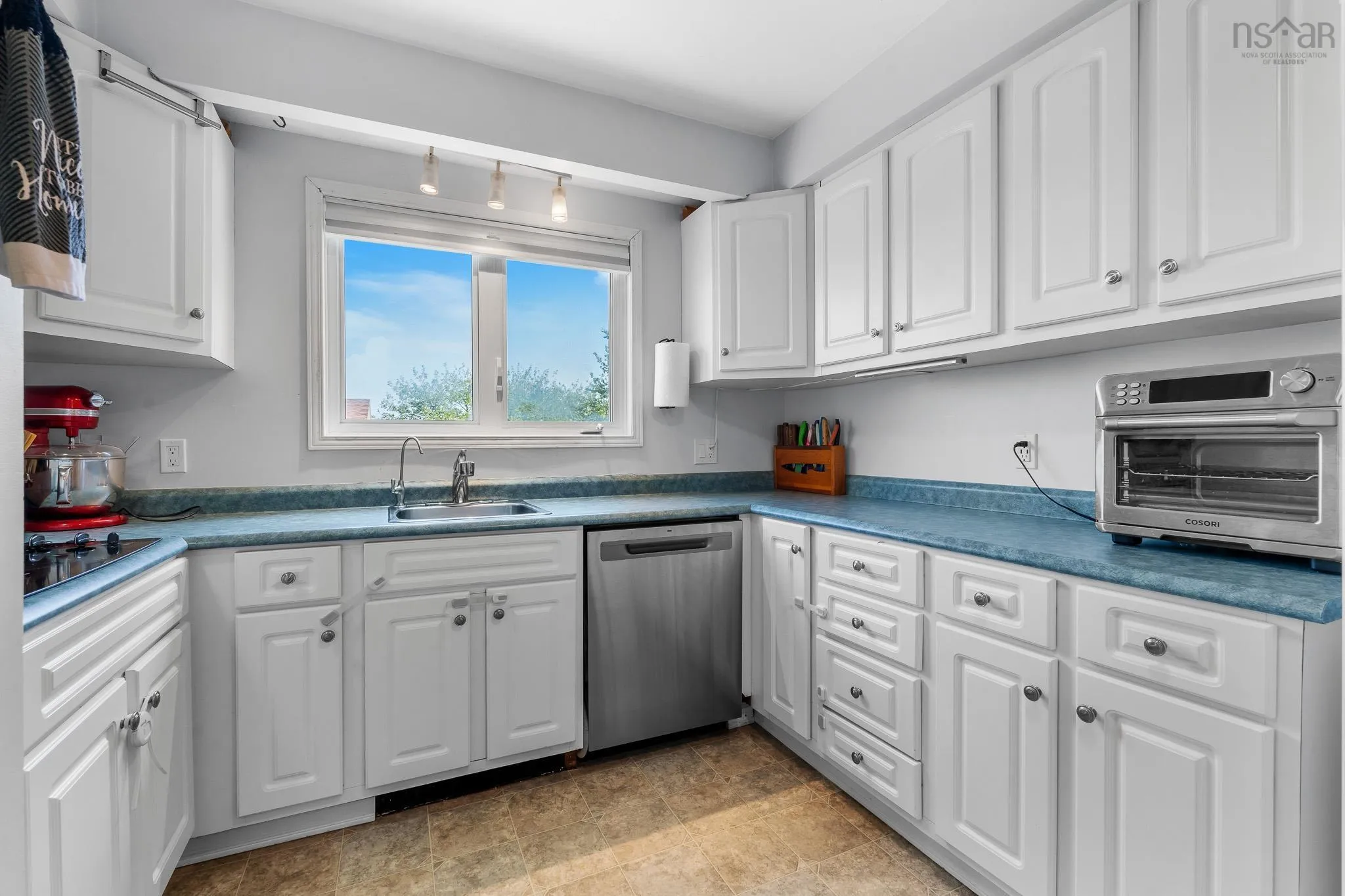 71 Cedar Crescent, Dartmouth, NS B2V 1Y8, 3 Bedrooms Bedrooms, ,3 BathroomsBathrooms,Residential,For Sale,Cedar,202520535