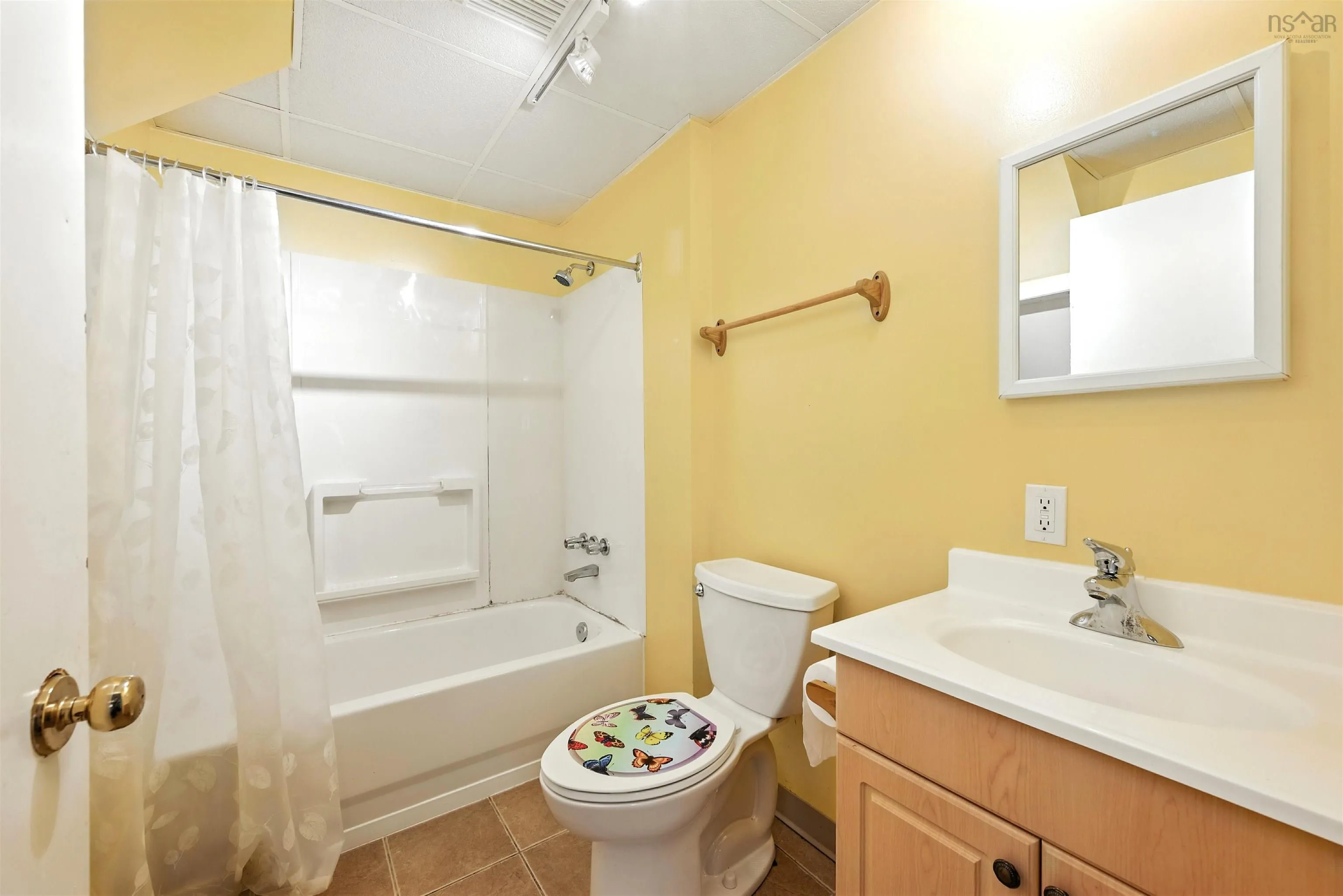 92 First Street, Middle Sackville, NS B4E 1T1, 7 Bedrooms Bedrooms, ,4 BathroomsBathrooms,Residential,For Sale,First,202516651