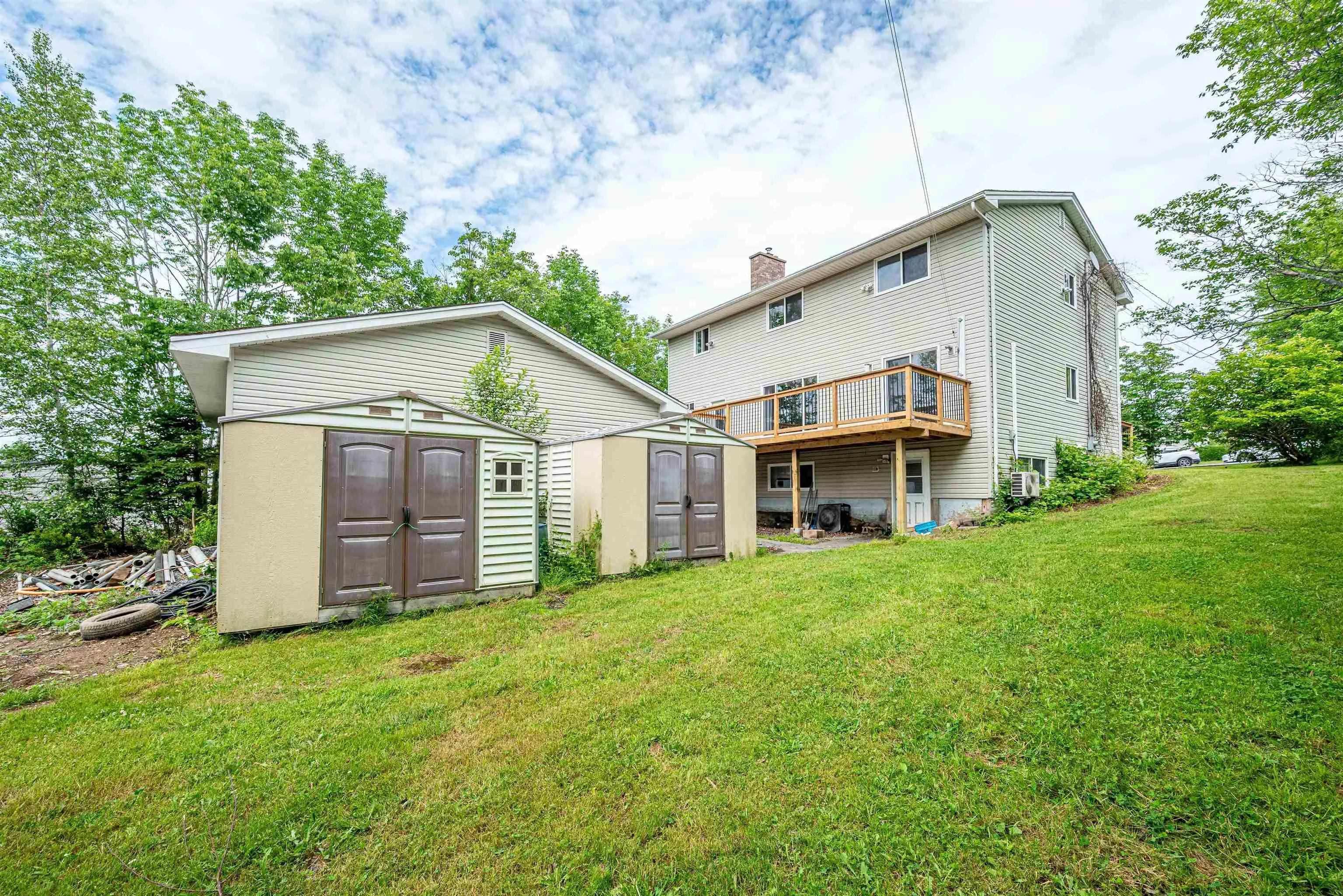 92 First Street, Middle Sackville, NS B4E 1T1, 7 Bedrooms Bedrooms, ,4 BathroomsBathrooms,Residential,For Sale,First,202516651