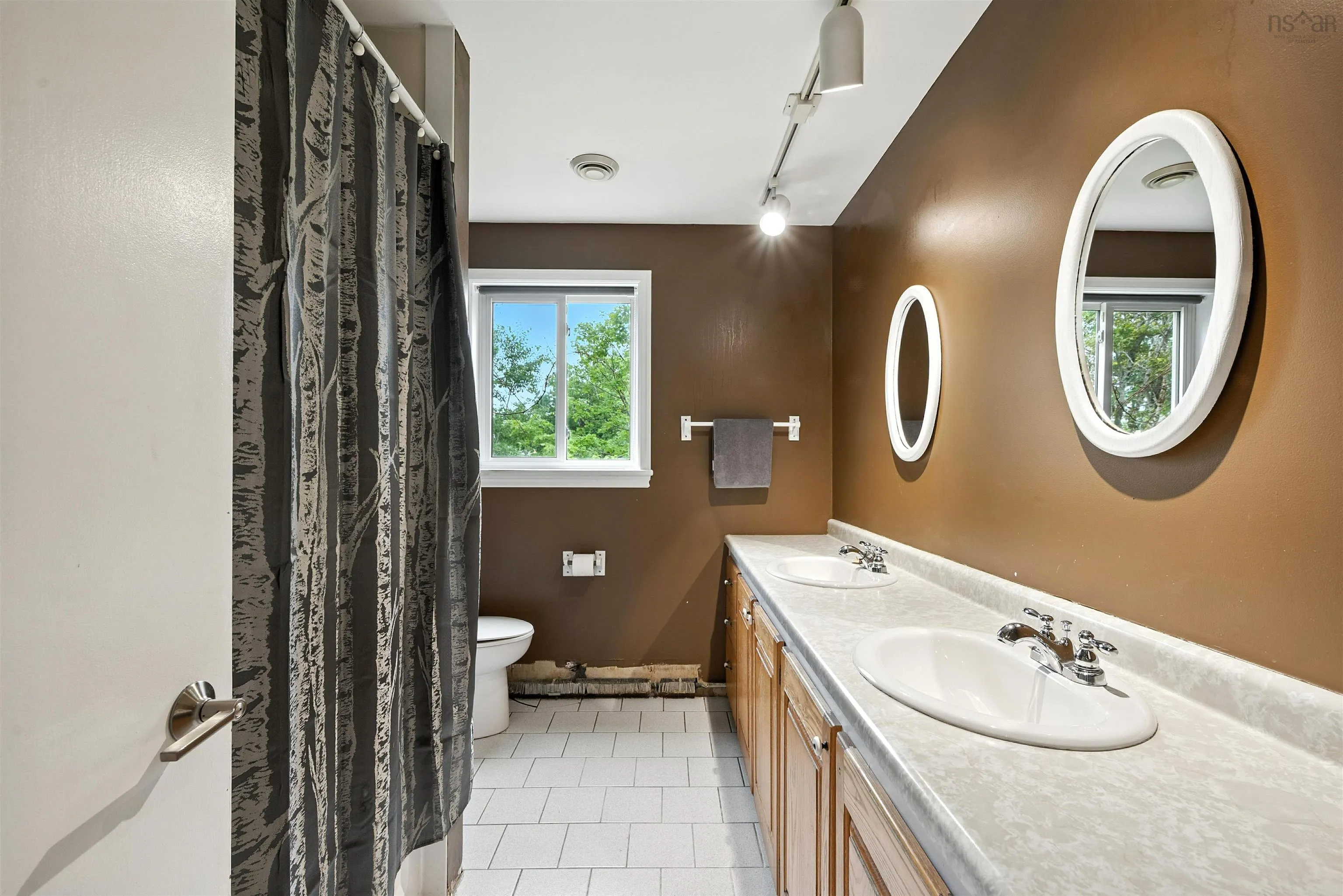 92 First Street, Middle Sackville, NS B4E 1T1, 7 Bedrooms Bedrooms, ,4 BathroomsBathrooms,Residential,For Sale,First,202516651