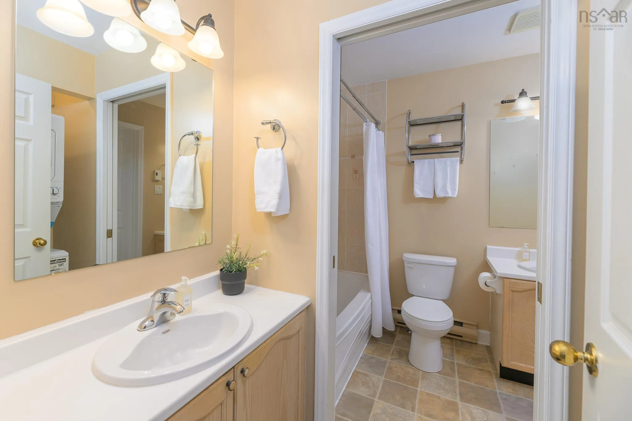 158 Rutledge Street, Bedford, NS B4A 1X6, 3 Bedrooms Bedrooms, ,2 BathroomsBathrooms,Residential,For Sale,Rutledge,202519745