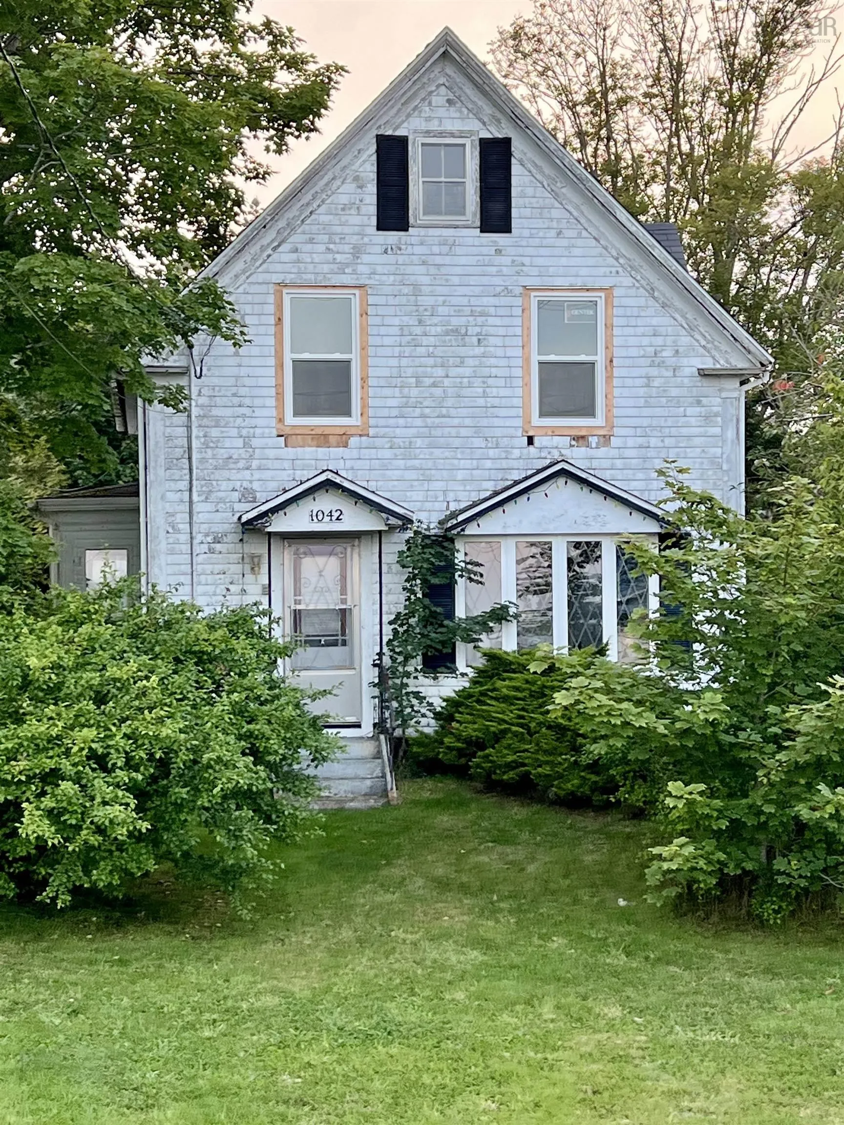 1042 335 Highway, Middle West Pubnico Ns B0w 2m0, 3 Bedrooms Bedrooms, ,2 BathroomsBathrooms,Residential,For Sale,335,202420770