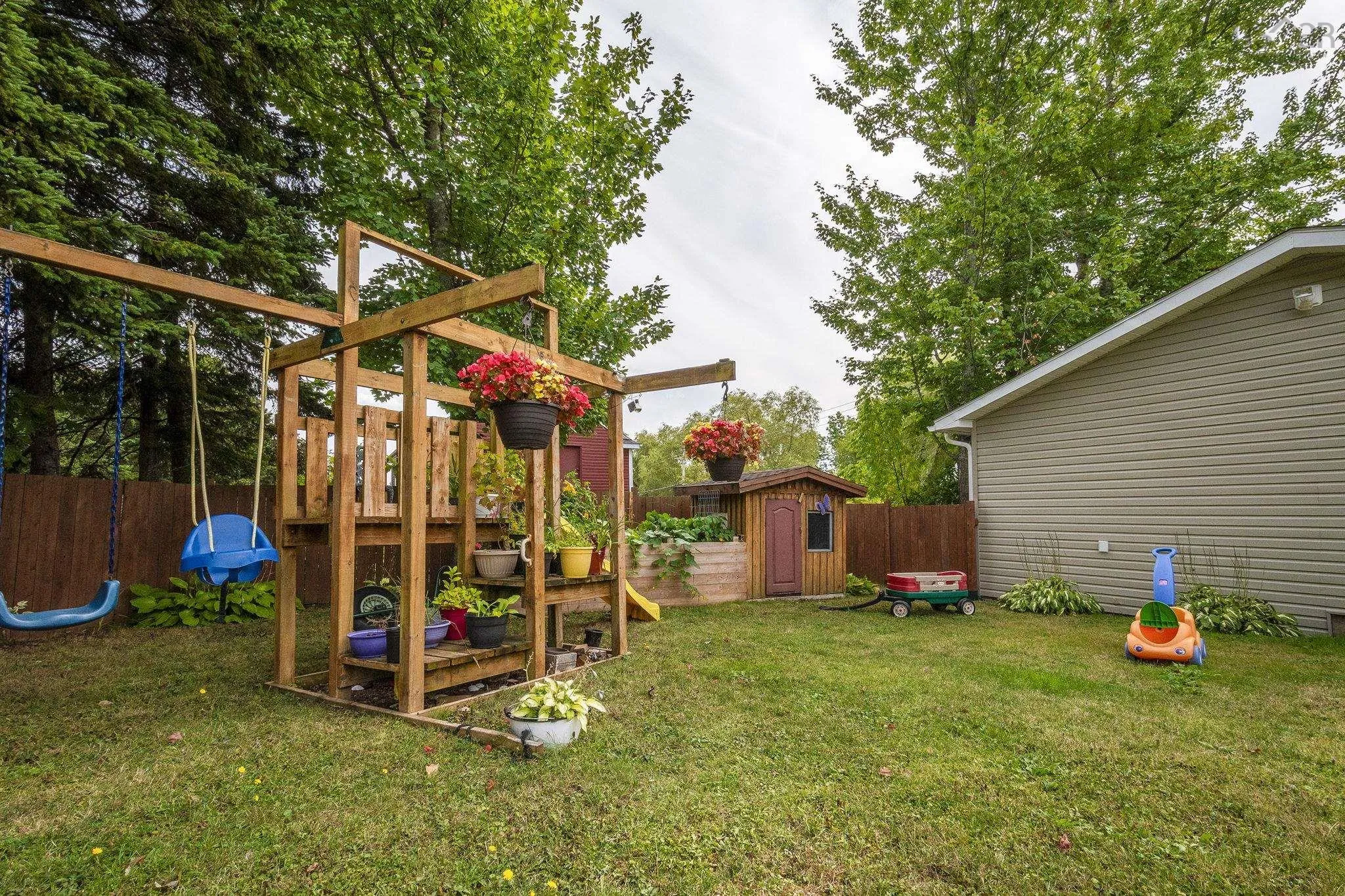 637 Wiley Avenue, Windsor, NS B0N 2T0, 4 Bedrooms Bedrooms, ,2 BathroomsBathrooms,Residential,For Sale,Wiley,202516697