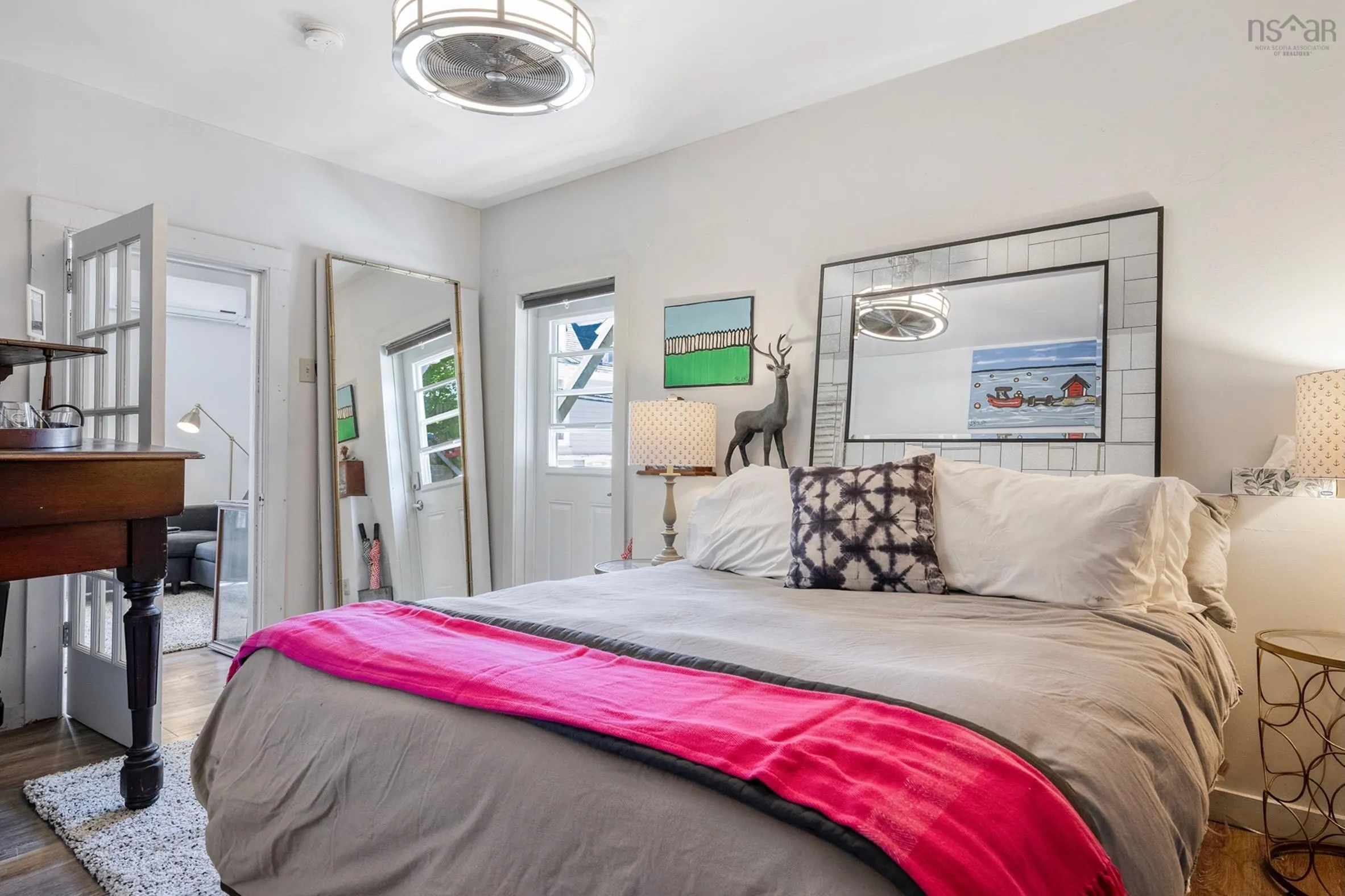 145 Lincoln Street, Lunenburg Ns B0j 2c0, 6 Bedrooms Bedrooms, ,Residential Income,For Sale,Lincoln,202413227
