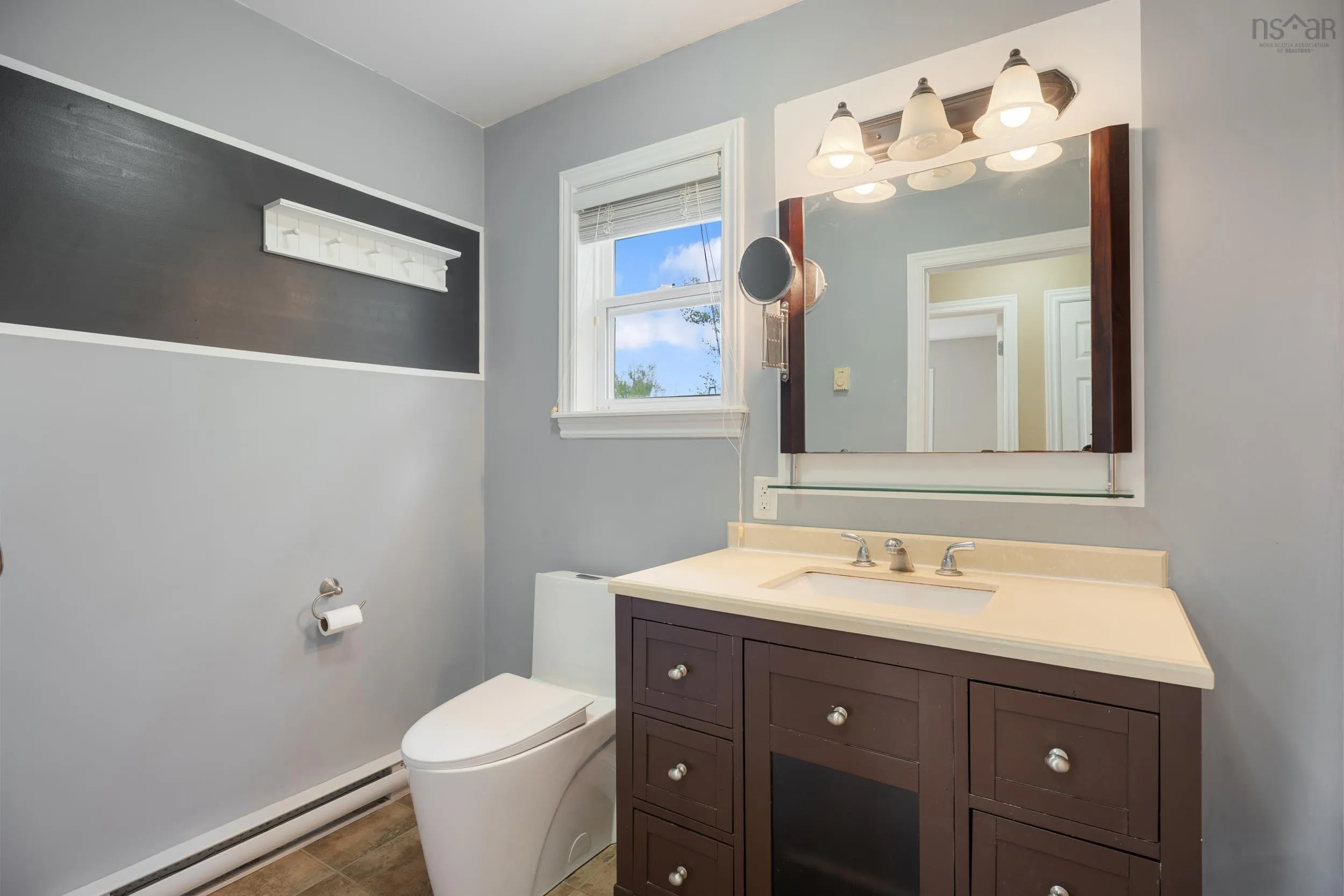 680 Hammonds Plains Road, Bedford, NS B4B 1A7, 3 Bedrooms Bedrooms, ,2 BathroomsBathrooms,Residential,For Sale,Hammonds Plains,202523688