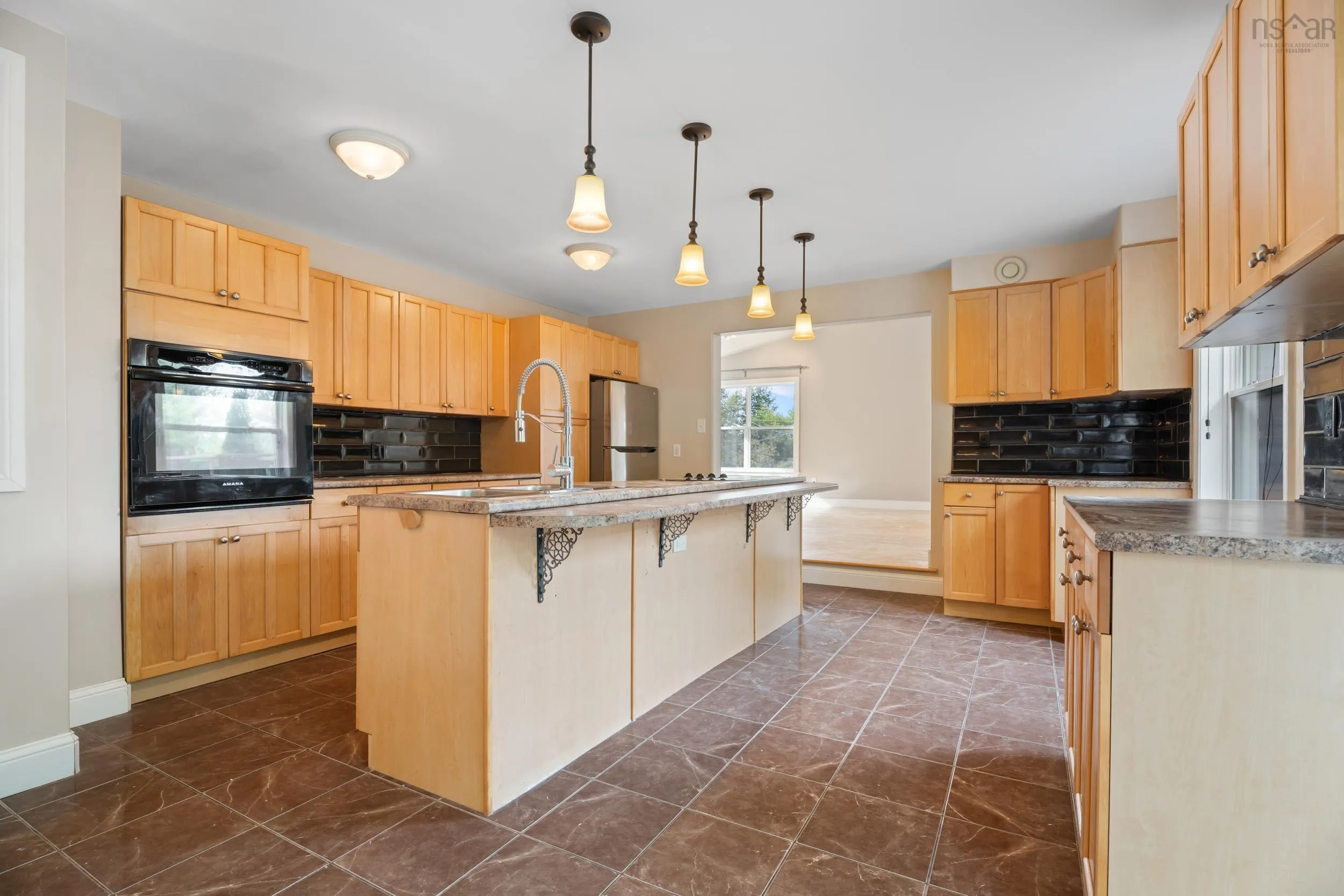 680 Hammonds Plains Road, Bedford, NS B4B 1A7, 3 Bedrooms Bedrooms, ,2 BathroomsBathrooms,Residential,For Sale,Hammonds Plains,202523688