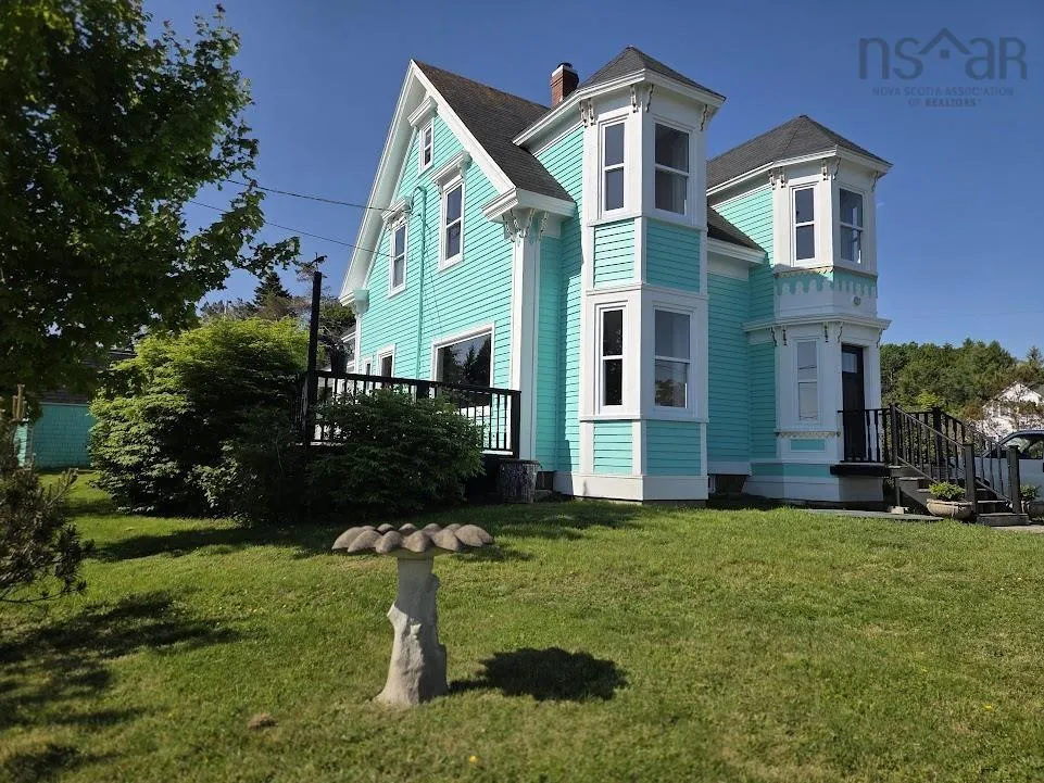 3781 Highway 332, Riverport, NS B0J 2W0, 5 Bedrooms Bedrooms, ,2 BathroomsBathrooms,Residential,For Sale,Highway 332,202515094