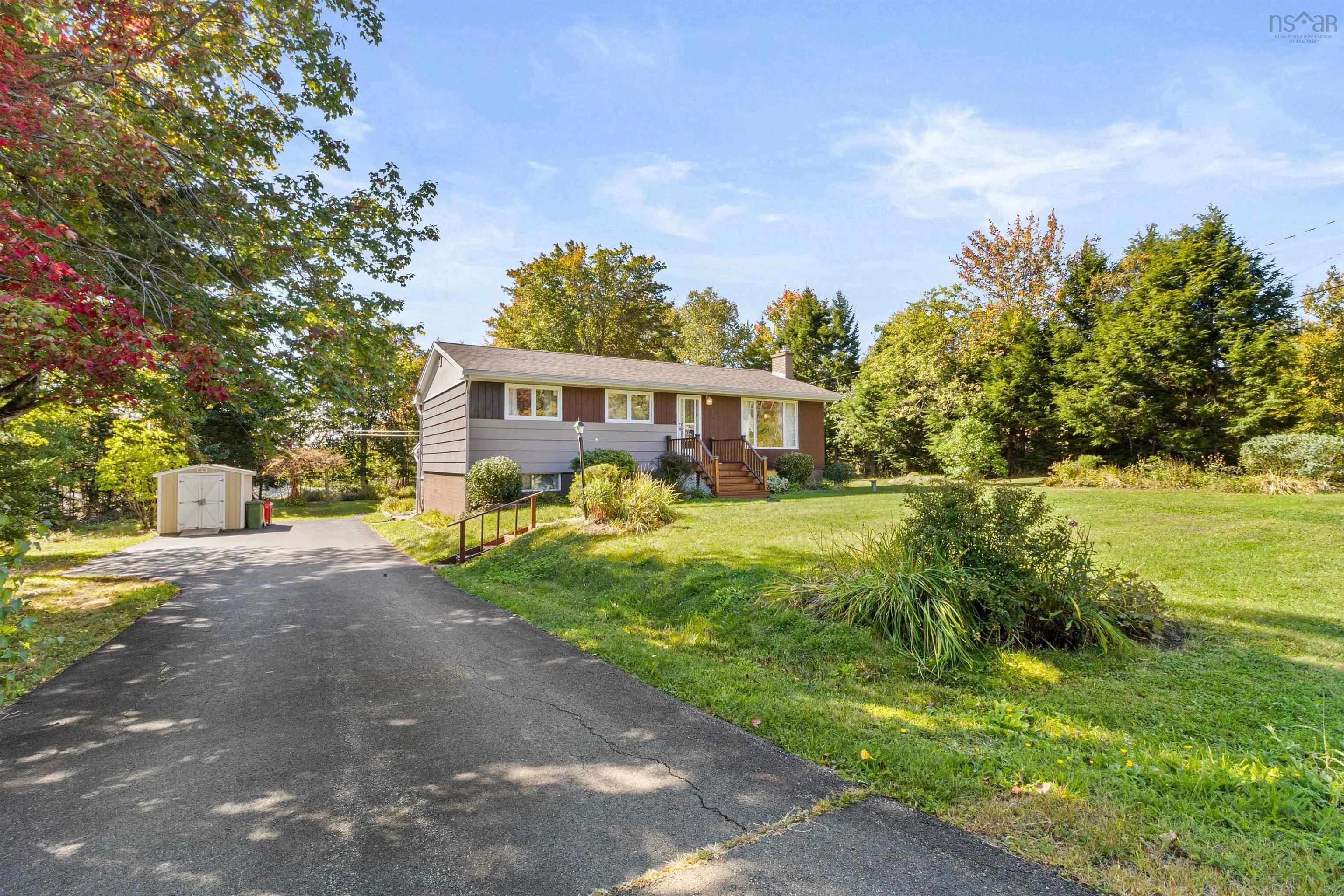 1059 Fall River Road, Fall River, NS B2T 1E9, 4 Bedrooms Bedrooms, ,2 BathroomsBathrooms,Residential,For Sale,Fall River,202524898
