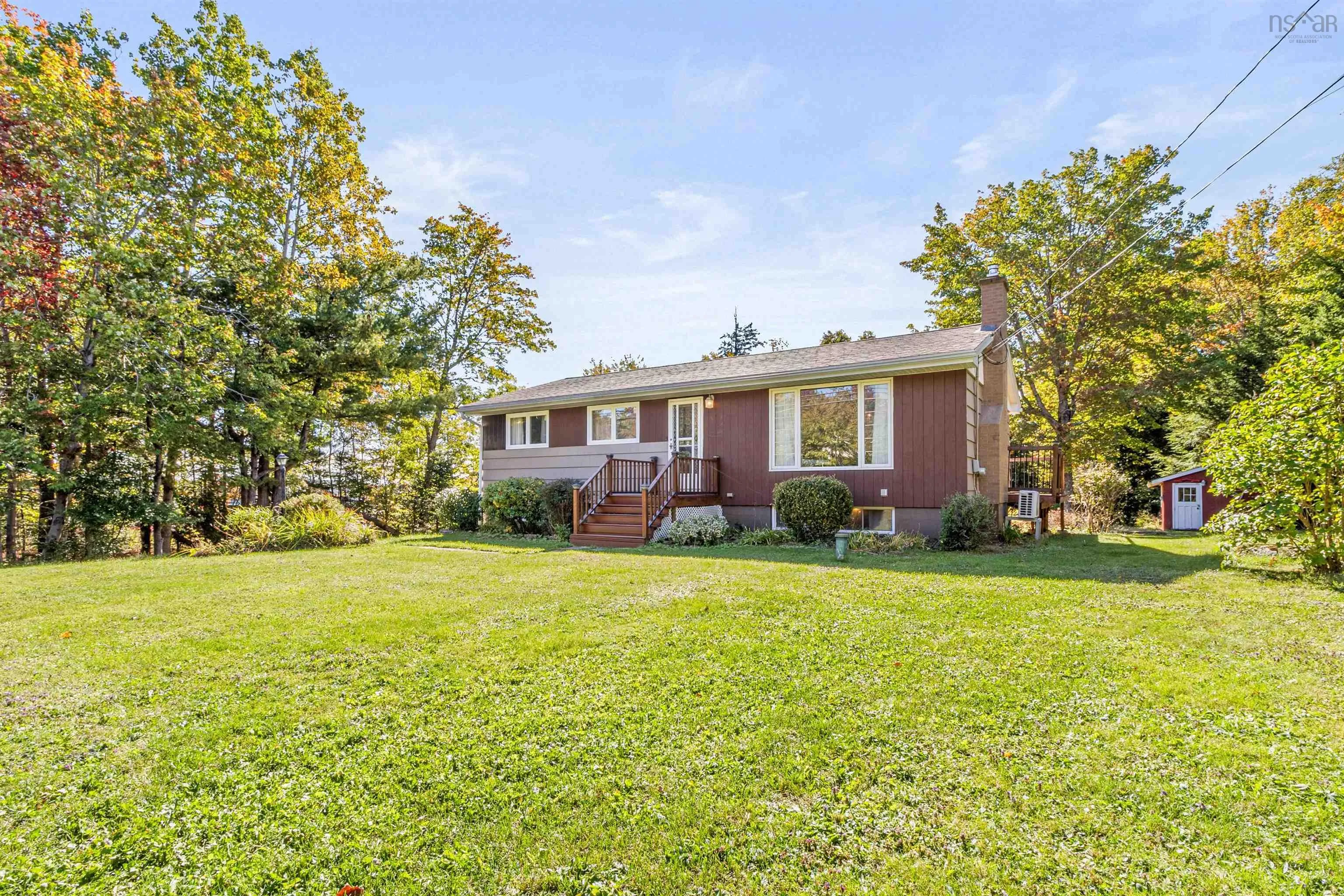 1059 Fall River Road, Fall River, NS B2T 1E9, 4 Bedrooms Bedrooms, ,2 BathroomsBathrooms,Residential,For Sale,Fall River,202524898