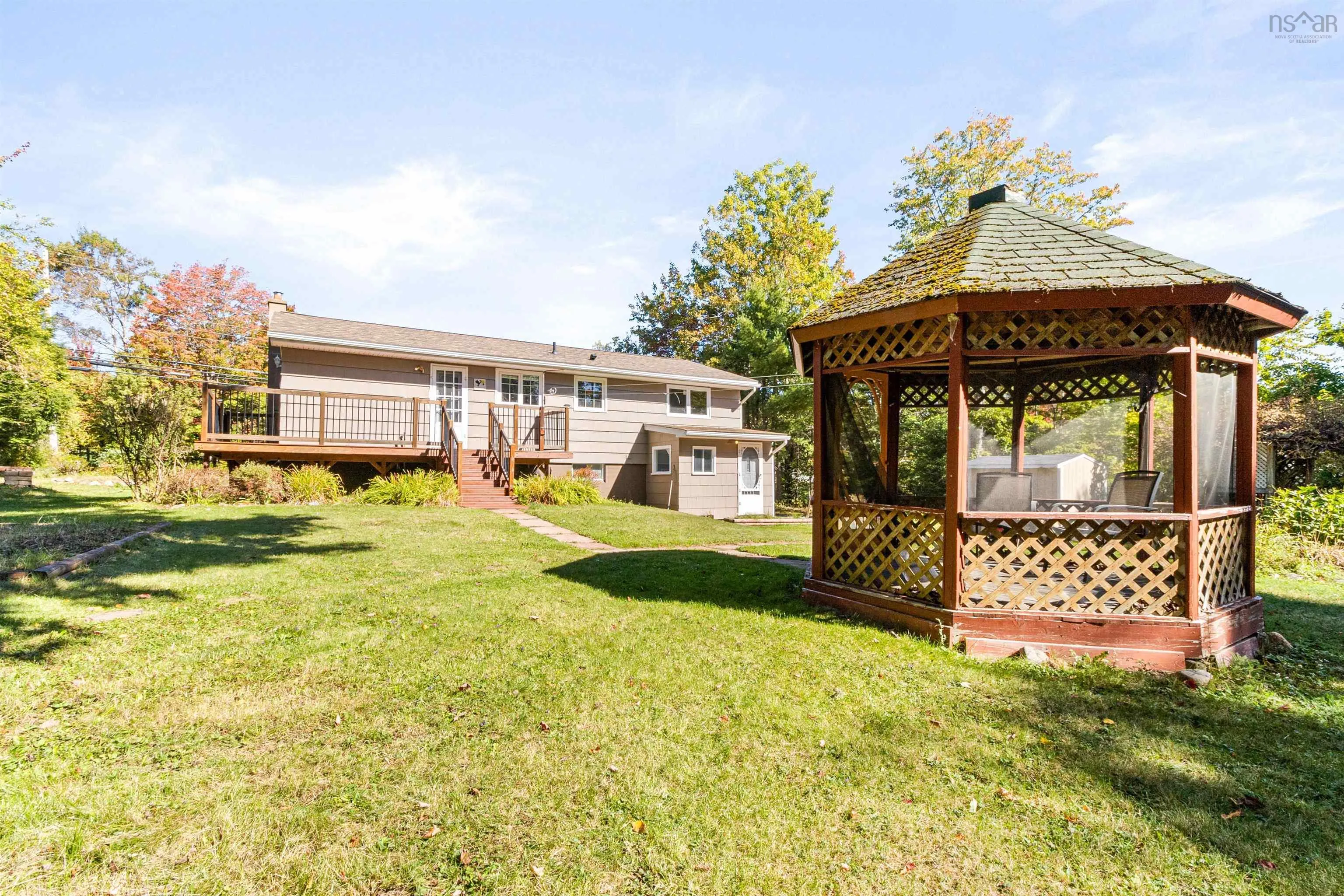 1059 Fall River Road, Fall River, NS B2T 1E9, 4 Bedrooms Bedrooms, ,2 BathroomsBathrooms,Residential,For Sale,Fall River,202524898