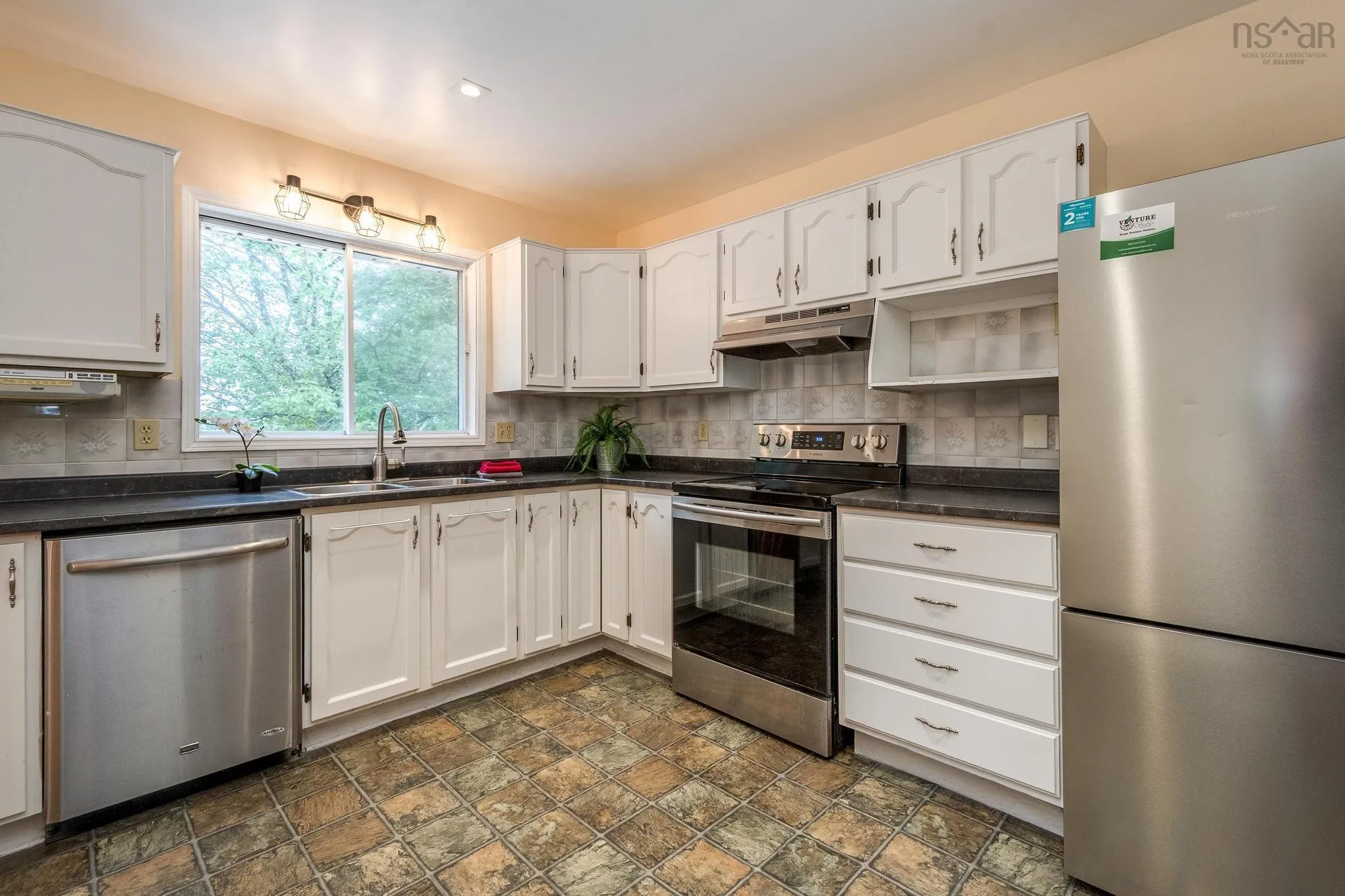 45 Florence Place Court, Lower Sackville, NS B4C 3Z4, 3 Bedrooms Bedrooms, ,2 BathroomsBathrooms,Residential,For Sale,Florence Place,202520758