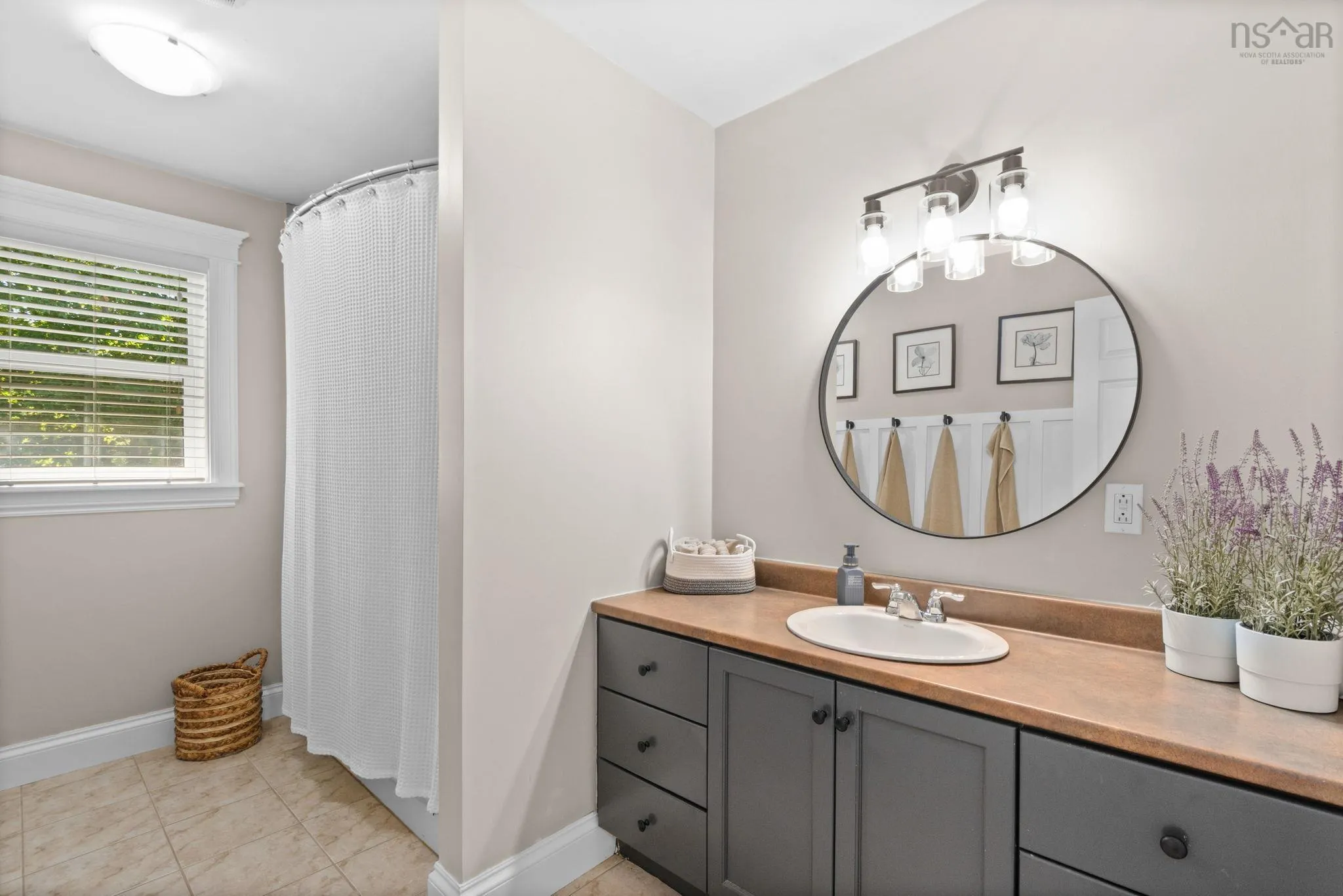 1331-357 Abbey Road, Stillwater Lake, NS B3J 1R1, 4 Bedrooms Bedrooms, ,2 BathroomsBathrooms,Residential,For Sale,Abbey,202521228