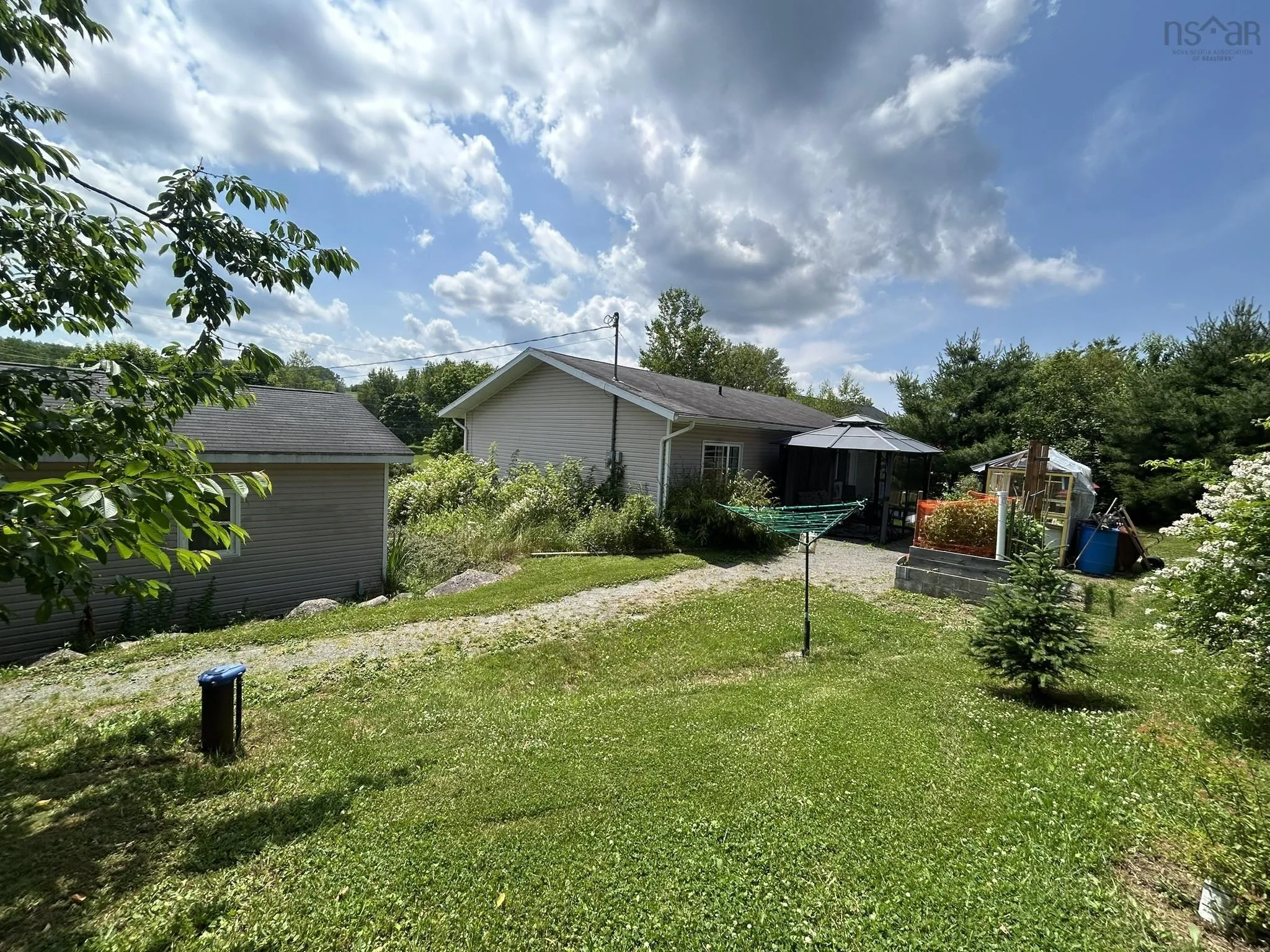13697 Highway 1, Hants Border, NS B0P 1P0, 3 Bedrooms Bedrooms, ,2 BathroomsBathrooms,Residential,For Sale,Highway 1,202516875